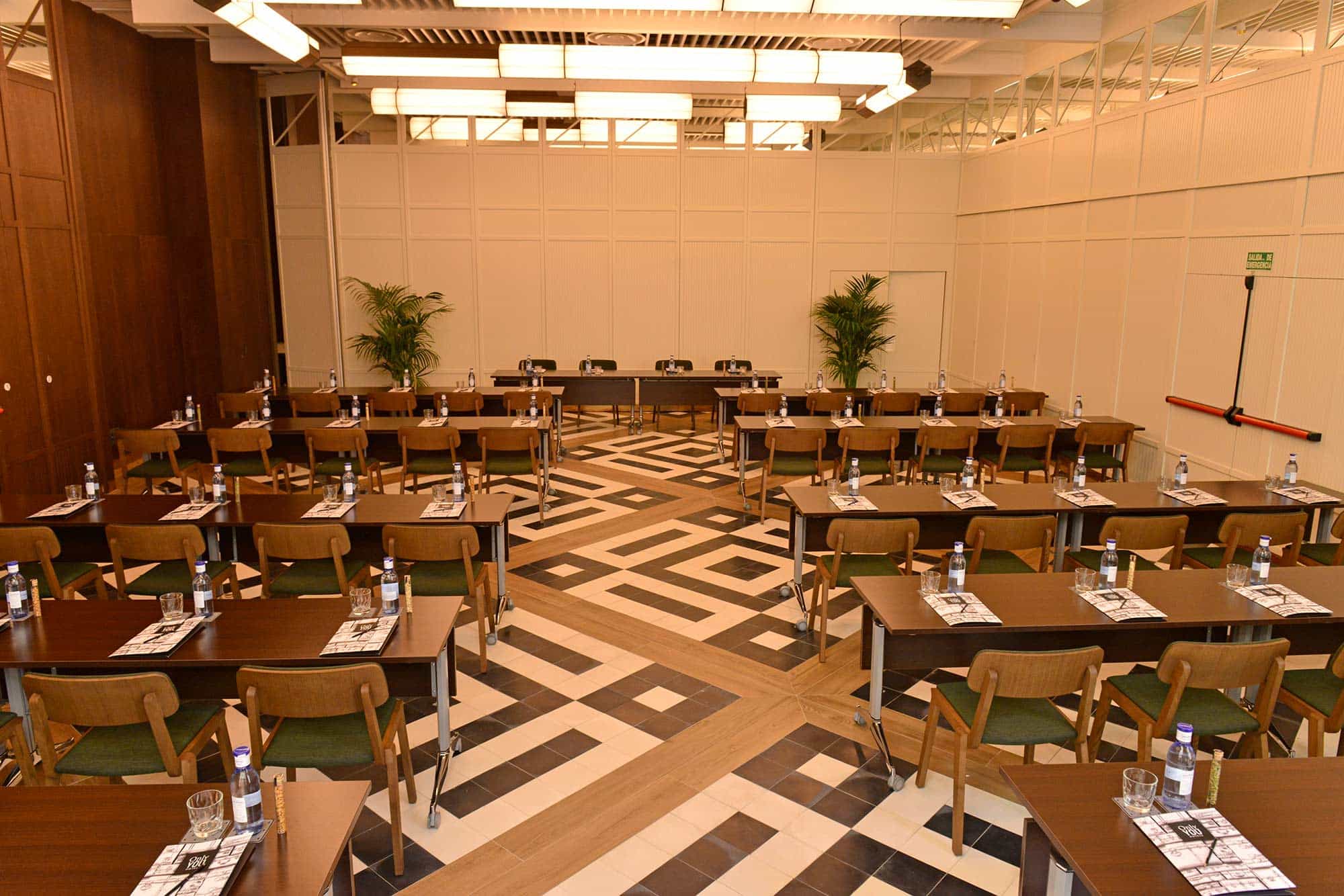 Only_YOU_Valencia_Hotel_The_Astoria_Room_2