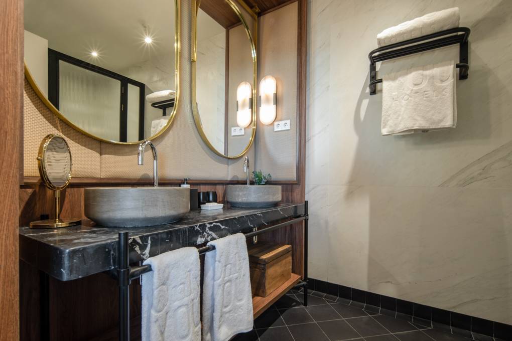 Only-YOU-Hotel-Valencia_Junior_Suite_Premium_04