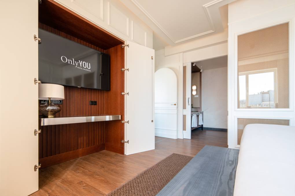 Only-YOU-Hotel_Valencia_Panorama_Suite_03