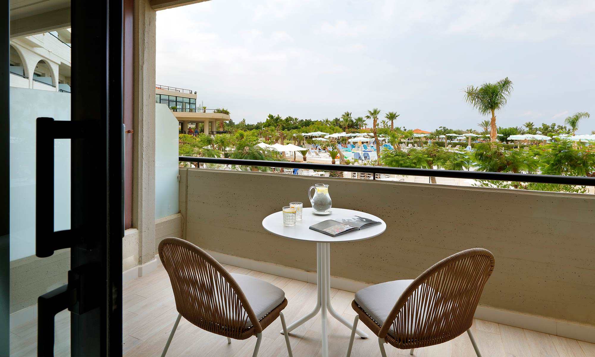 Grand-Palladium-Sicilia-Deluxe-Pool-View4