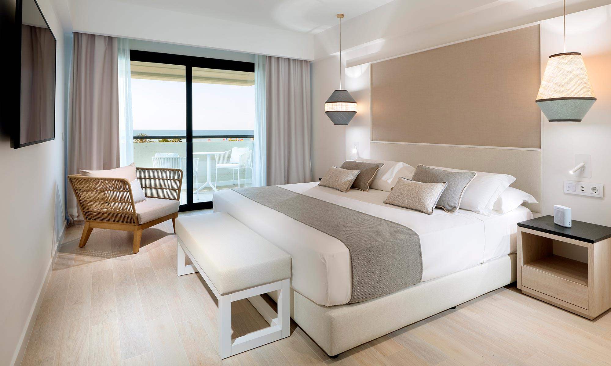 Grand-Palladium-Sicilia-Suite-Sea-View2