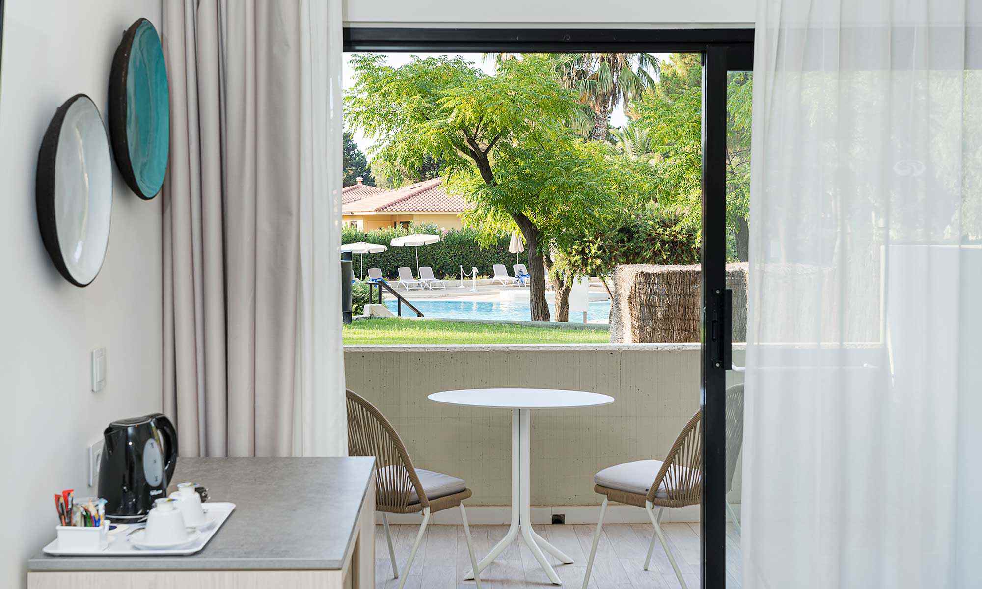 Signature-Level-Deluxe-Pool-View2