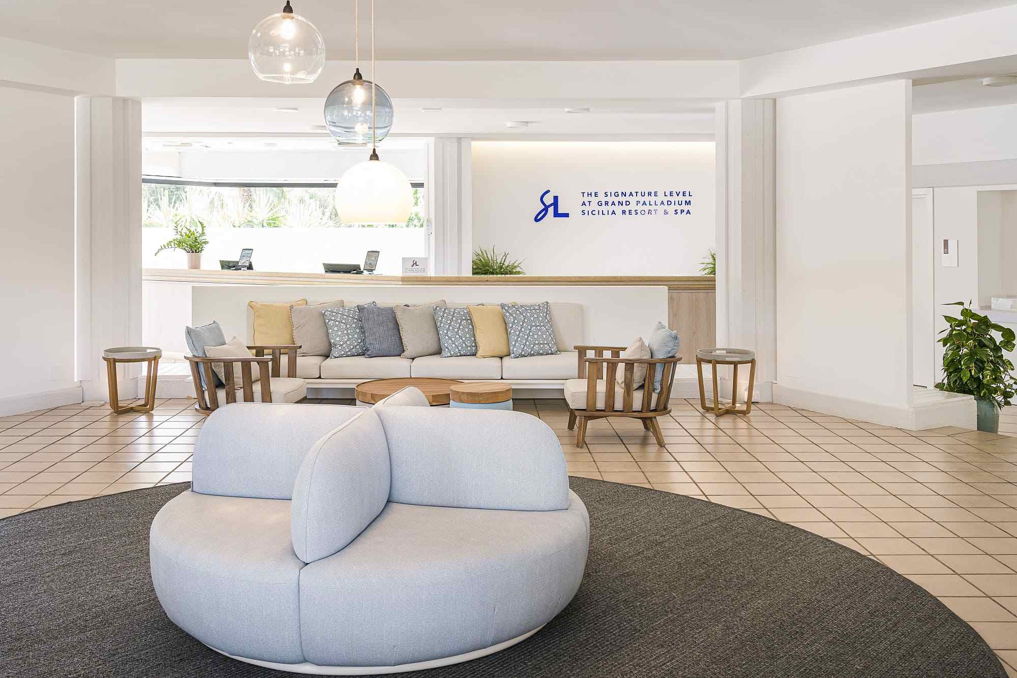 the_signature_level_at_grand_palladium_sicilia_lobby