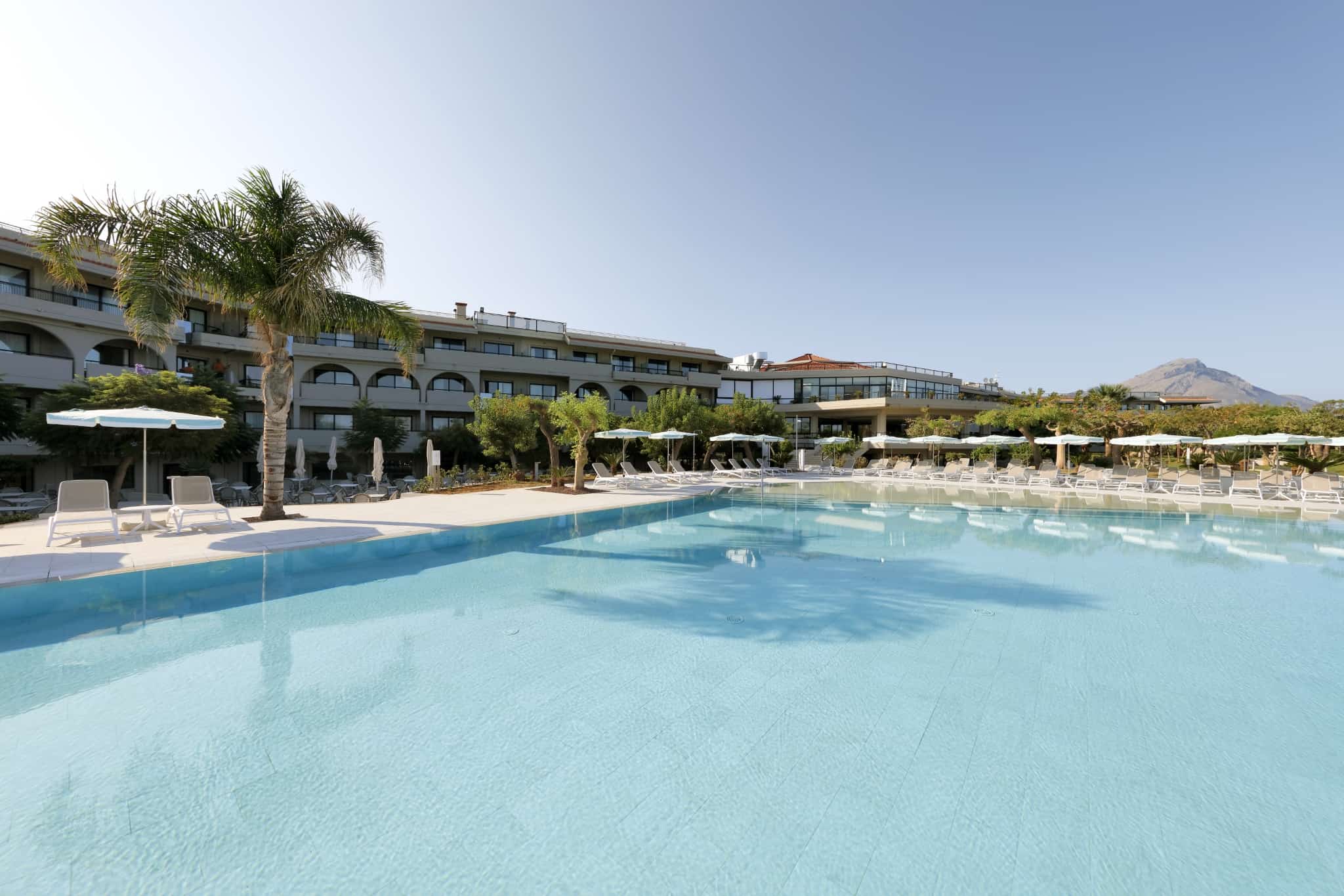 The Signature Level at Grand Palladium Sicilia Resort & Spa y Grand Palladium Sicilia Resort & Spa Piscina