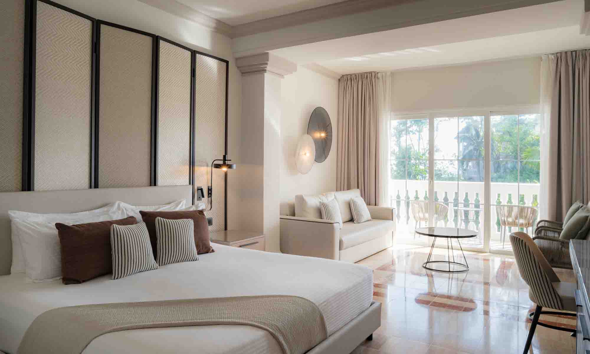 gp junior suite poolside