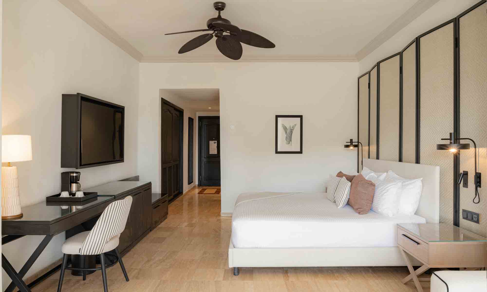 gp junior suite poolside
