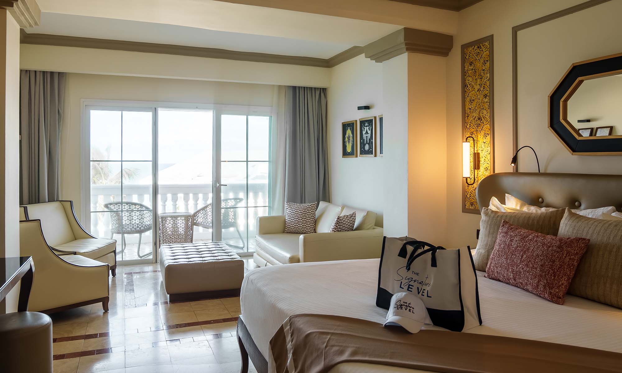 The Signature Level at Grand Palladium Lady Hamilton Suite Oceanfront