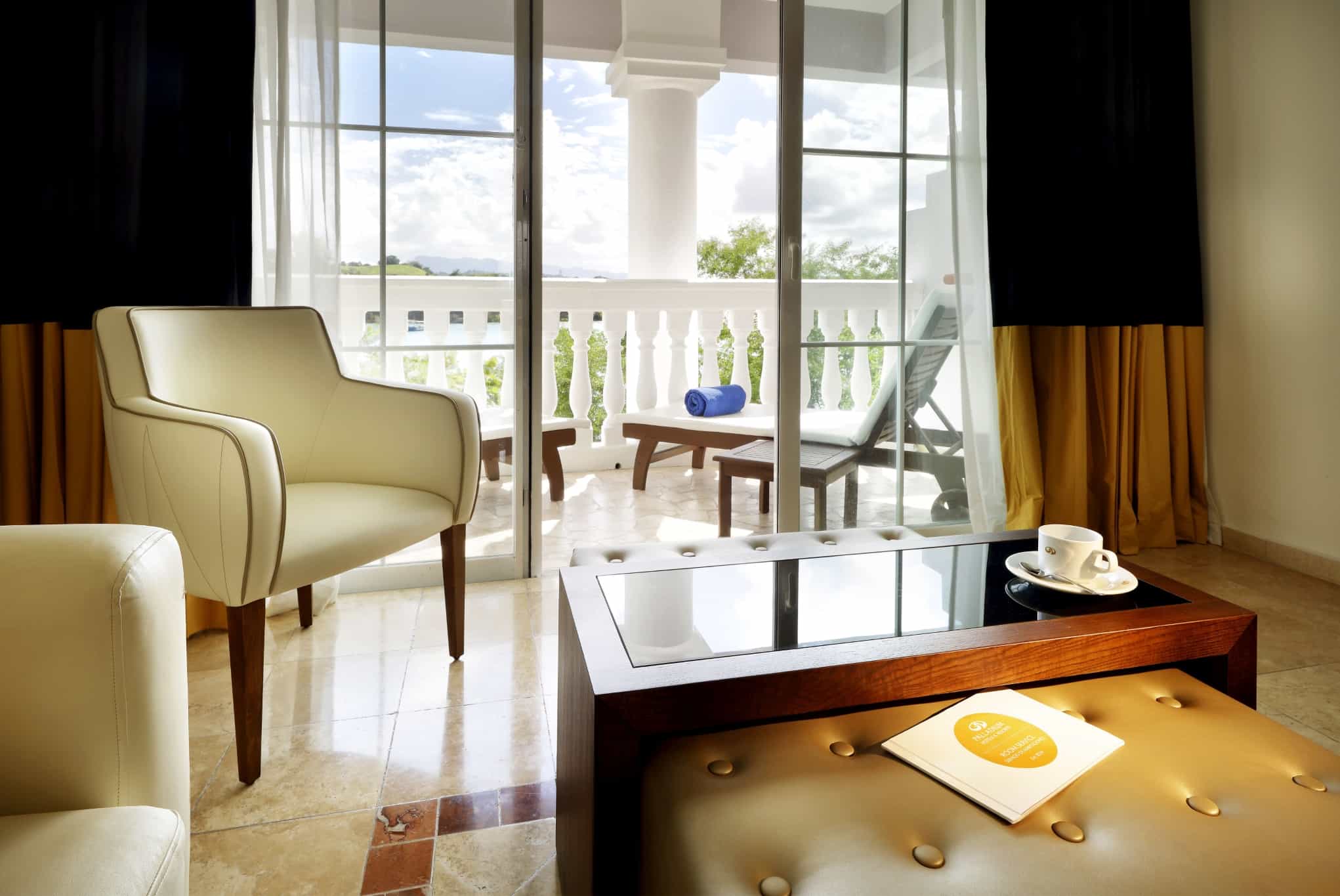 suite-beachfront-ocean-view-4