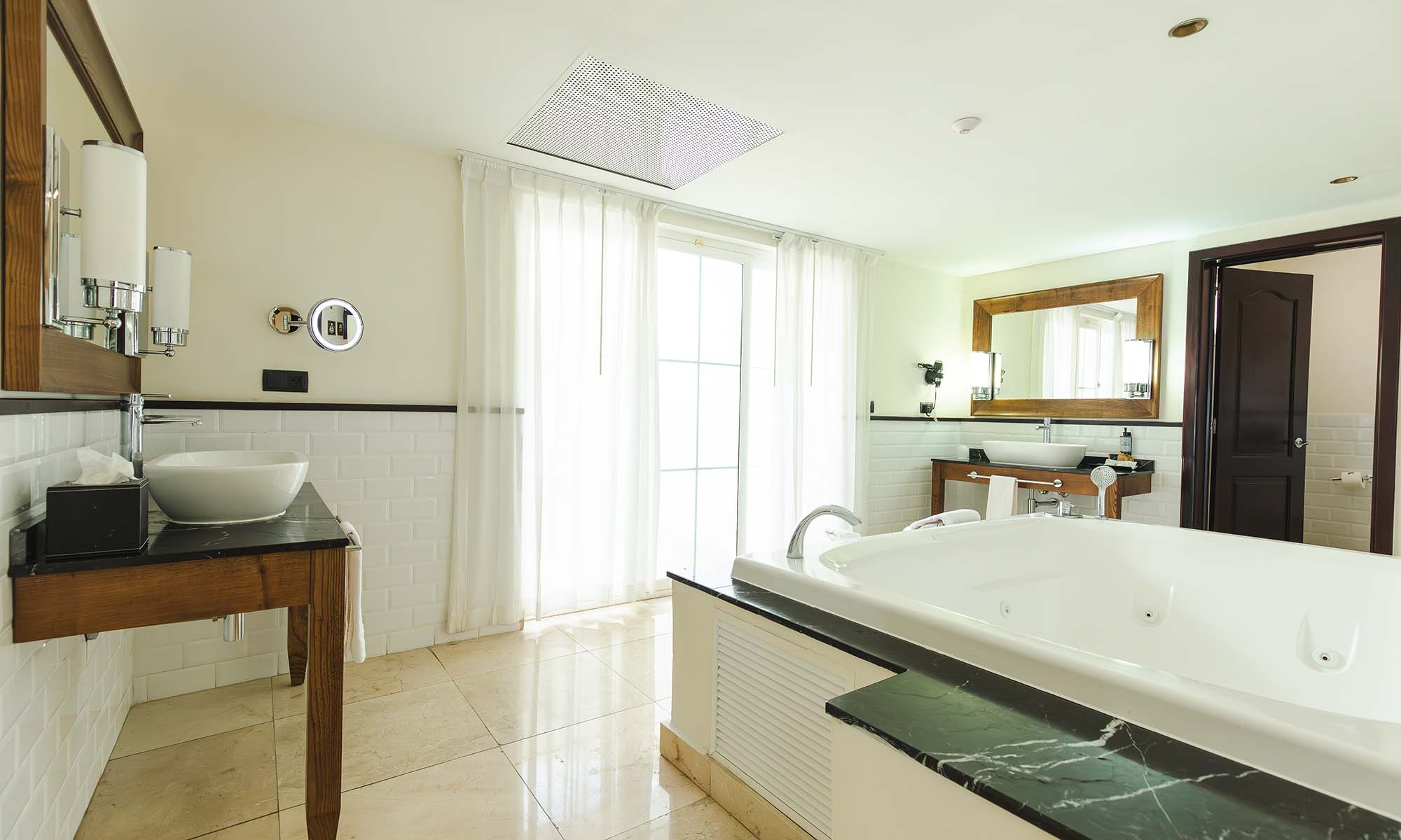 The Signature Level at Grand Palladium Lady Hamilton Villa Suite Panoramic Ocean View