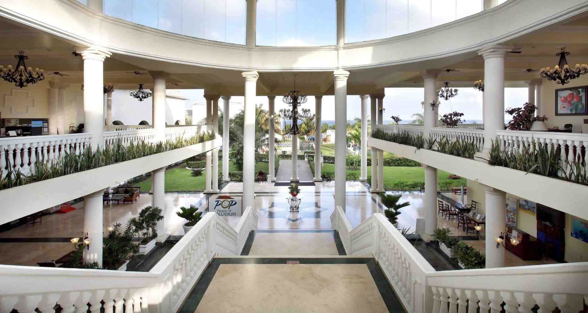 Grand Palladium Lady Hamilton Resort & Spa Lobby