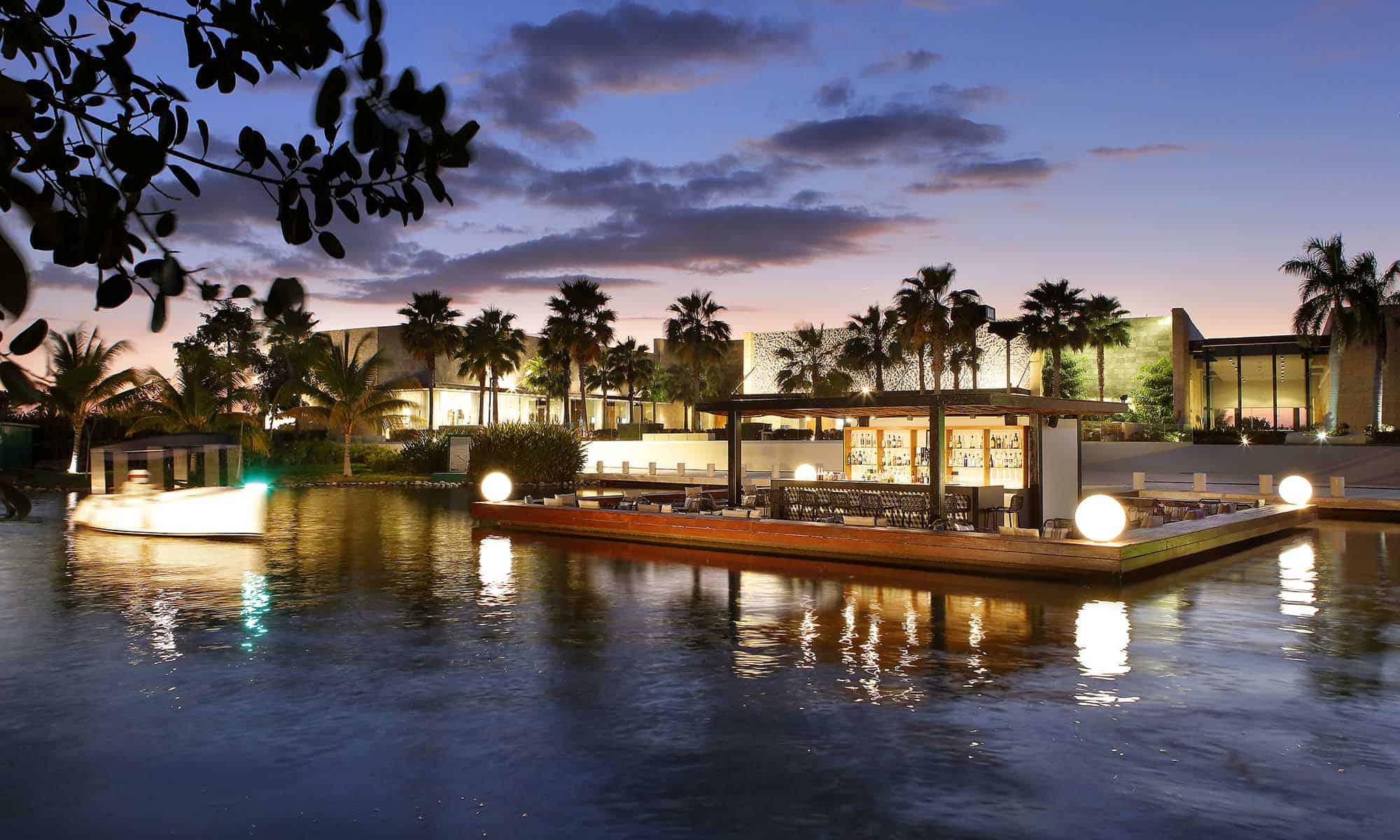 Grand-Palladium-Costa-Mujeres-Resort-Spa-Bar-Aqua-3