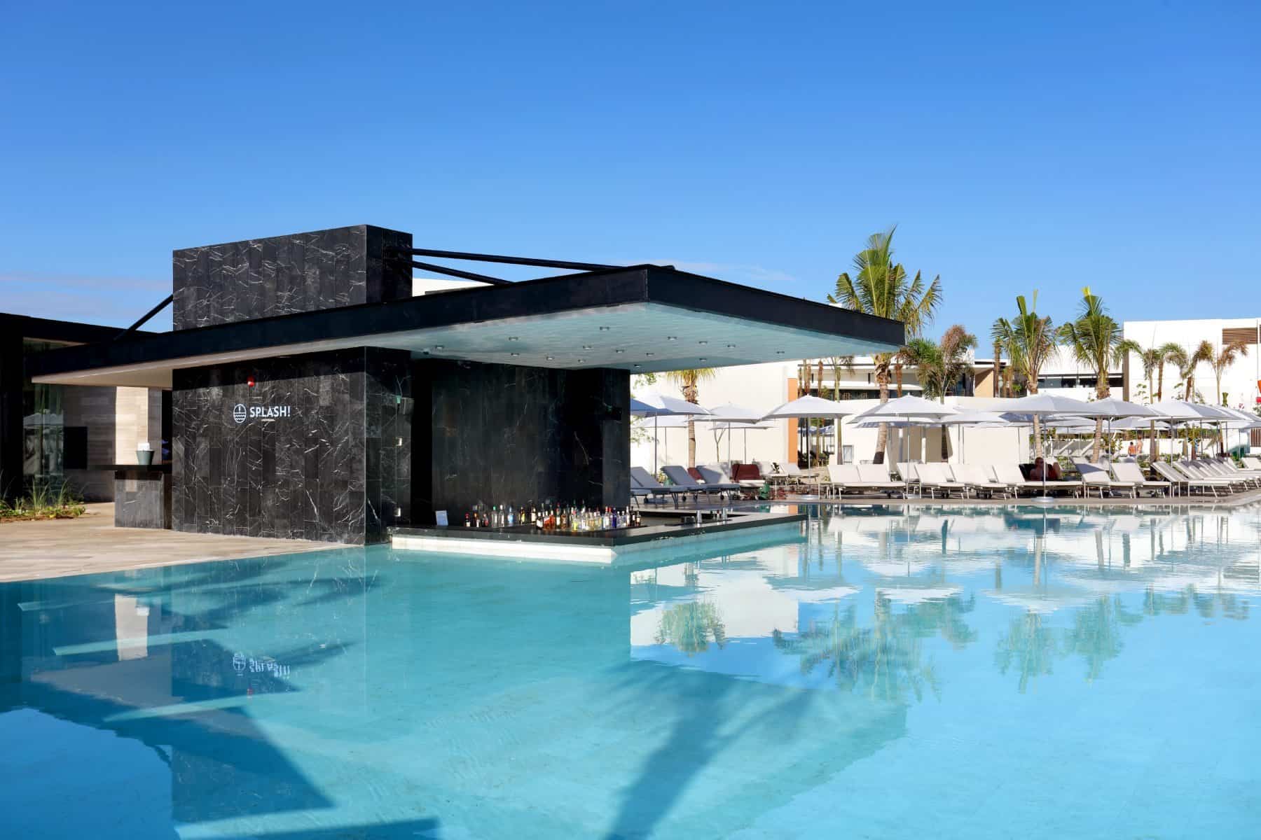 grand_palladium_costa_mujeres_bar_splash