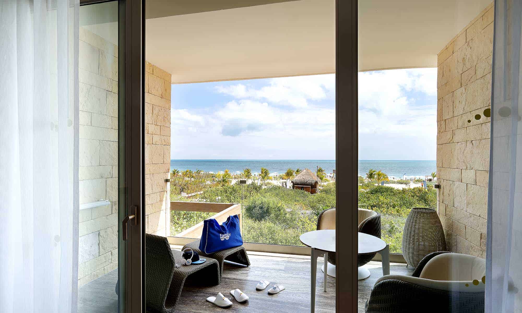 Family-Selection-Grand-Palladium-Costa-Mujeres-Junior-Suite-beachside-panoramic-ocean-view-vista-exterior-2