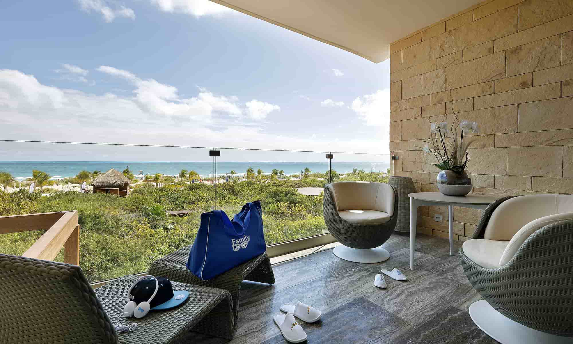 Family-Selection-Grand-Palladium-Costa-Mujeres-Junior-Suite-beachside-panoramic-ocean-view-vista-exterior-3