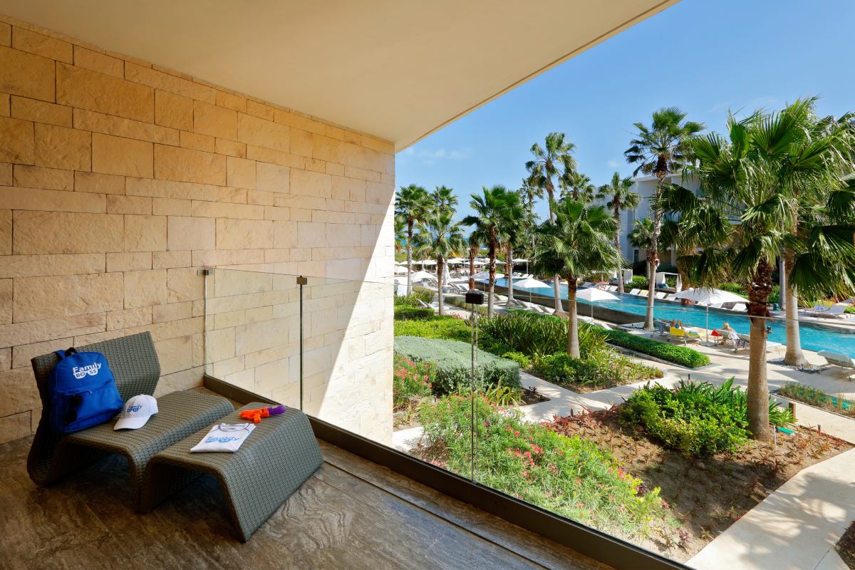 family-selection-junior-suite-beachside.jpg