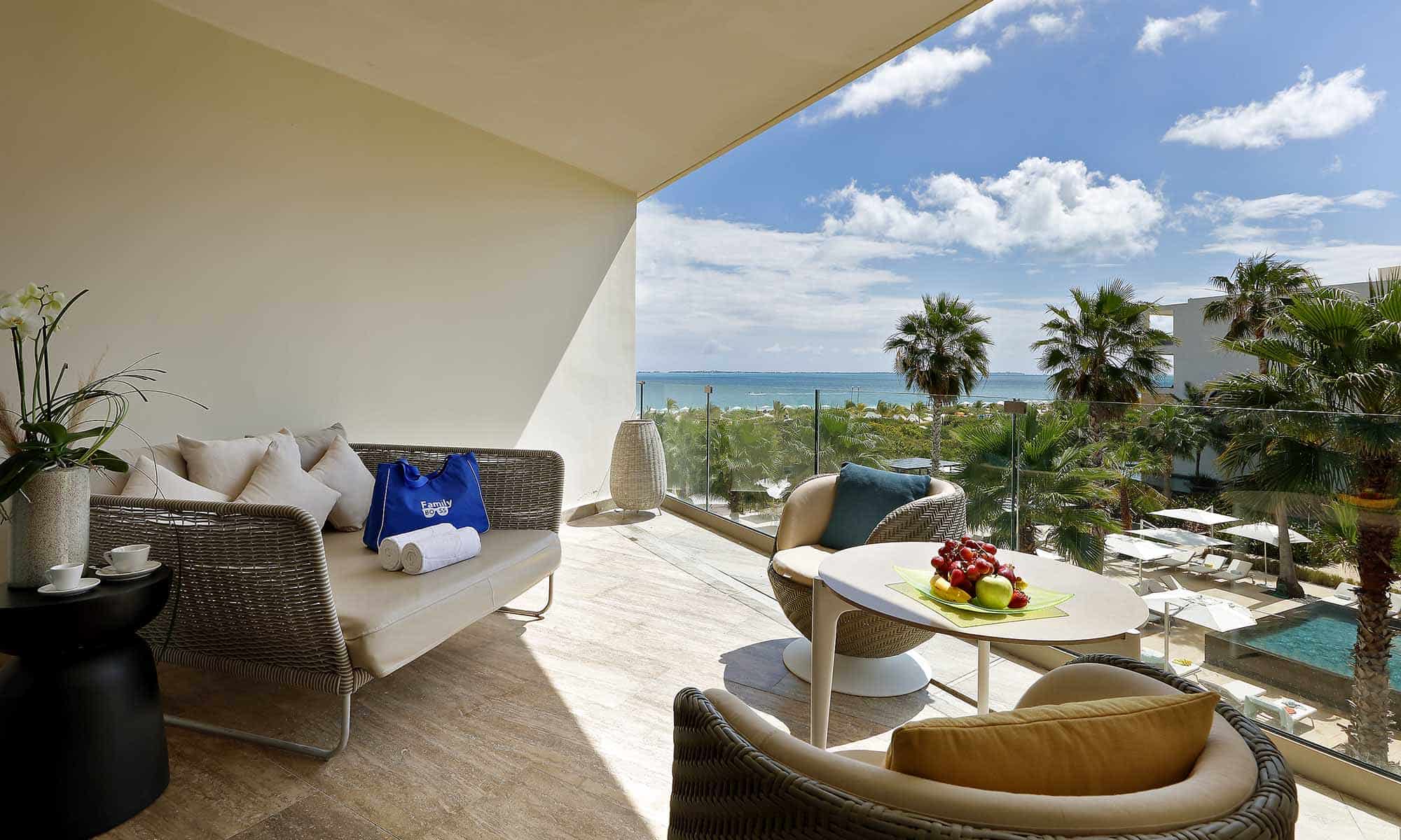 Family-Selection-Grand-Palladium-Costa-Mujeres-loft-suite-jacuzzi-terrace-ocean-view-vista-exterior-2