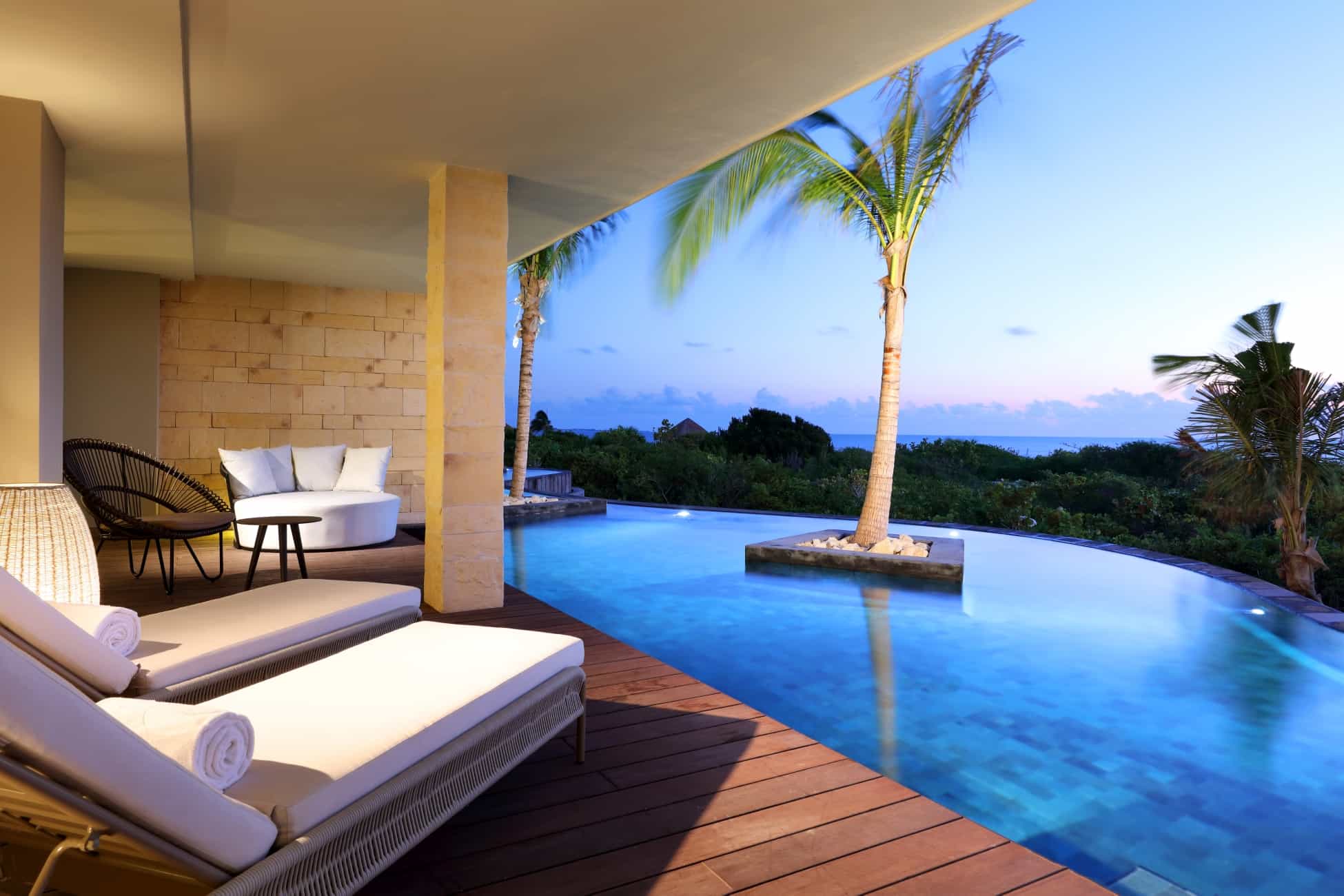 Grand Palladium Costa Mujeres Resort & Spa_Signature Swim Up Beachfront Ocean View10