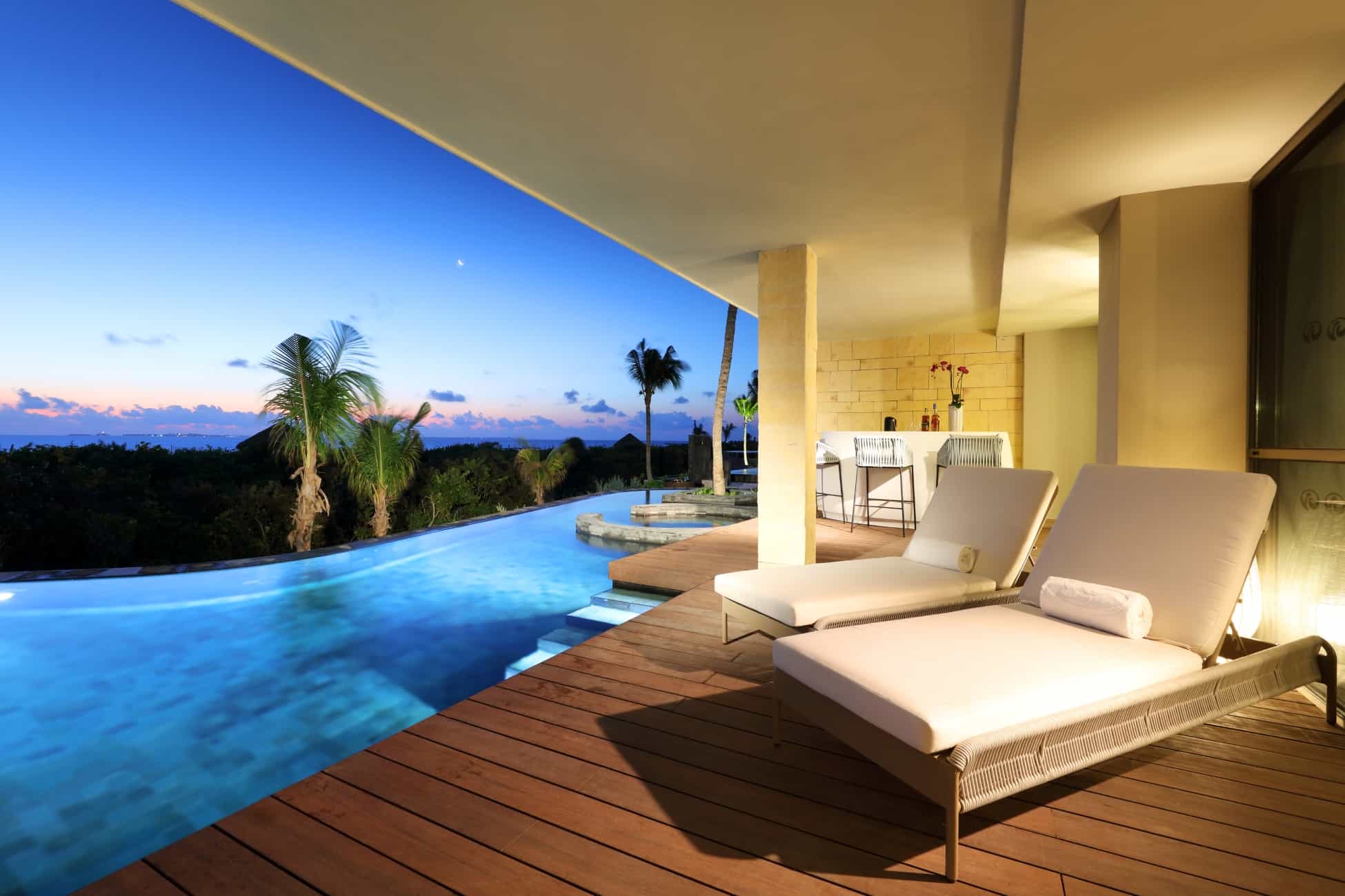 Grand Palladium Costa Mujeres Resort & Spa_Signature Swim Up Beachfront Ocean View5