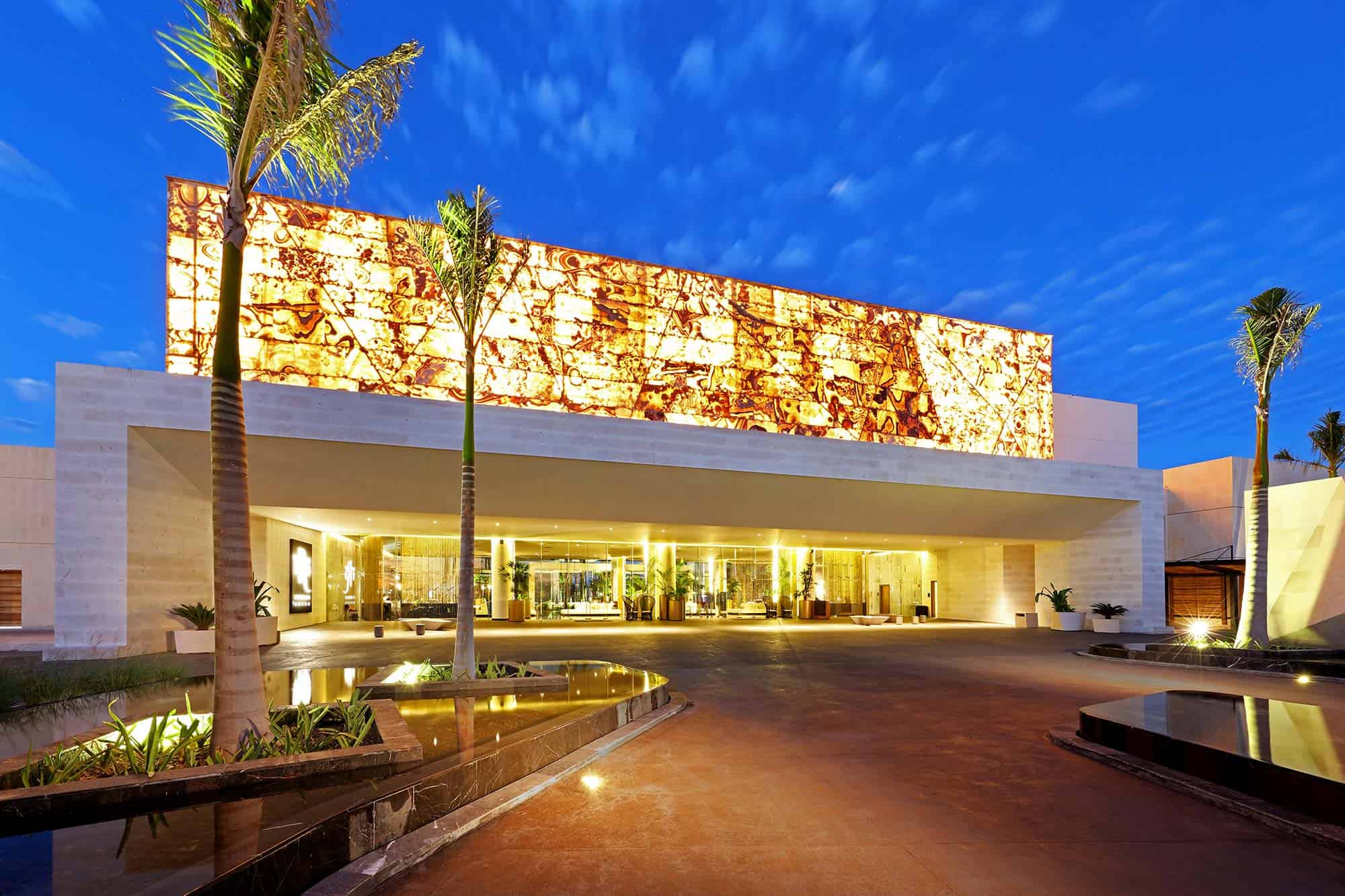TRS Coral Hotel Entrada al hotel