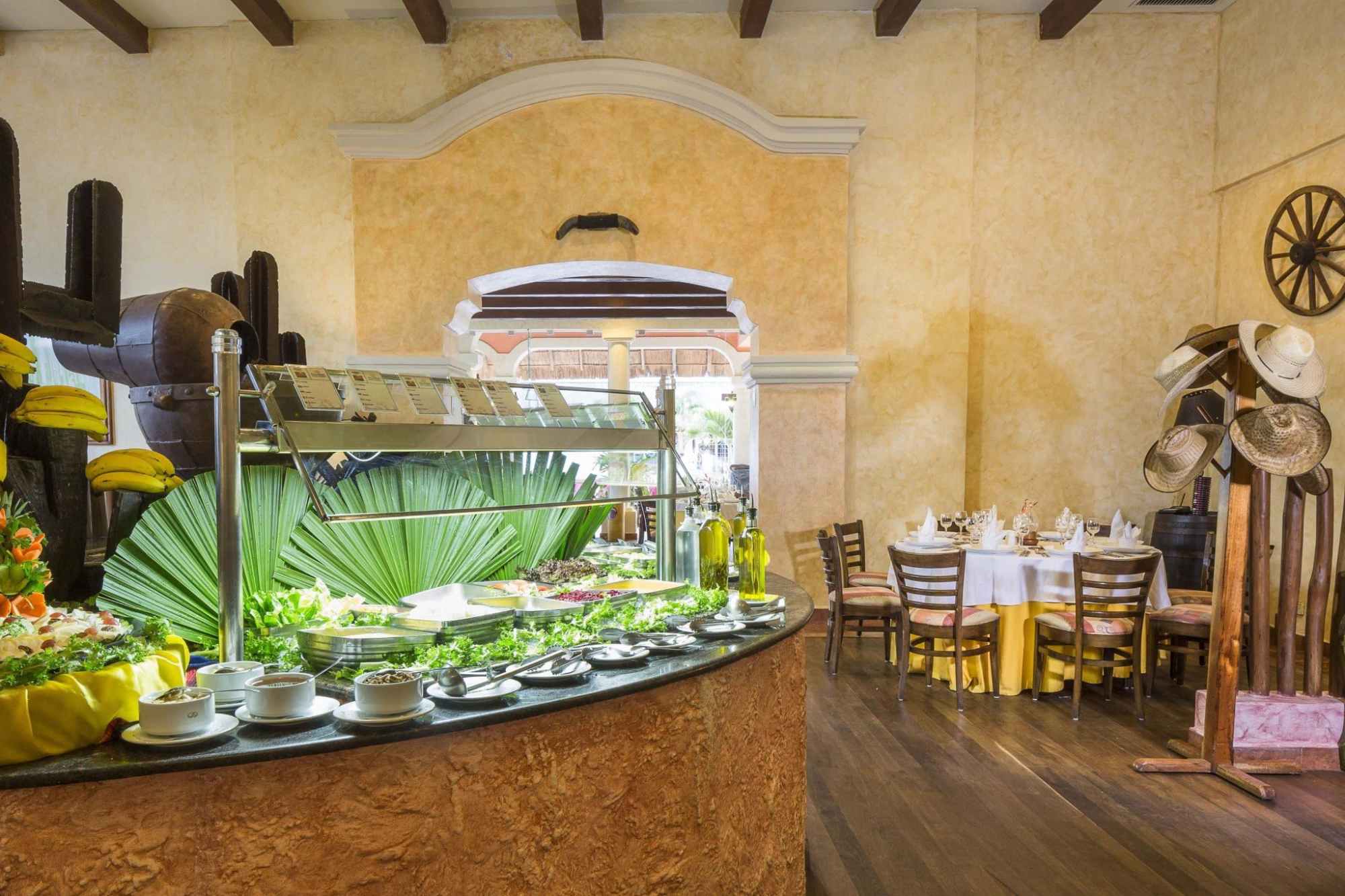 family_selection_gp_kantenah_el_dorado_restaurant