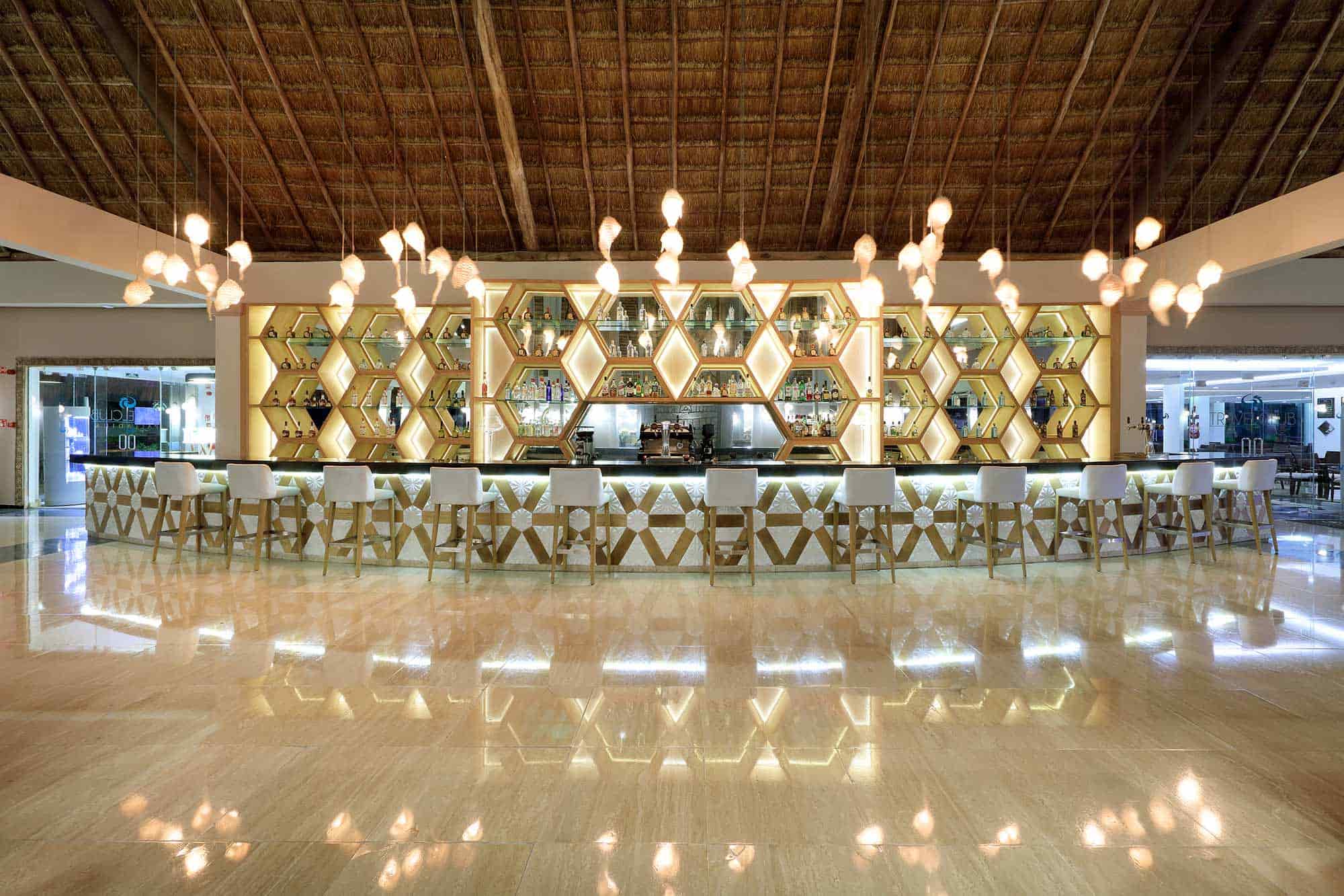 Grand Palladium White Sand Resort Spa_Lobby Bar