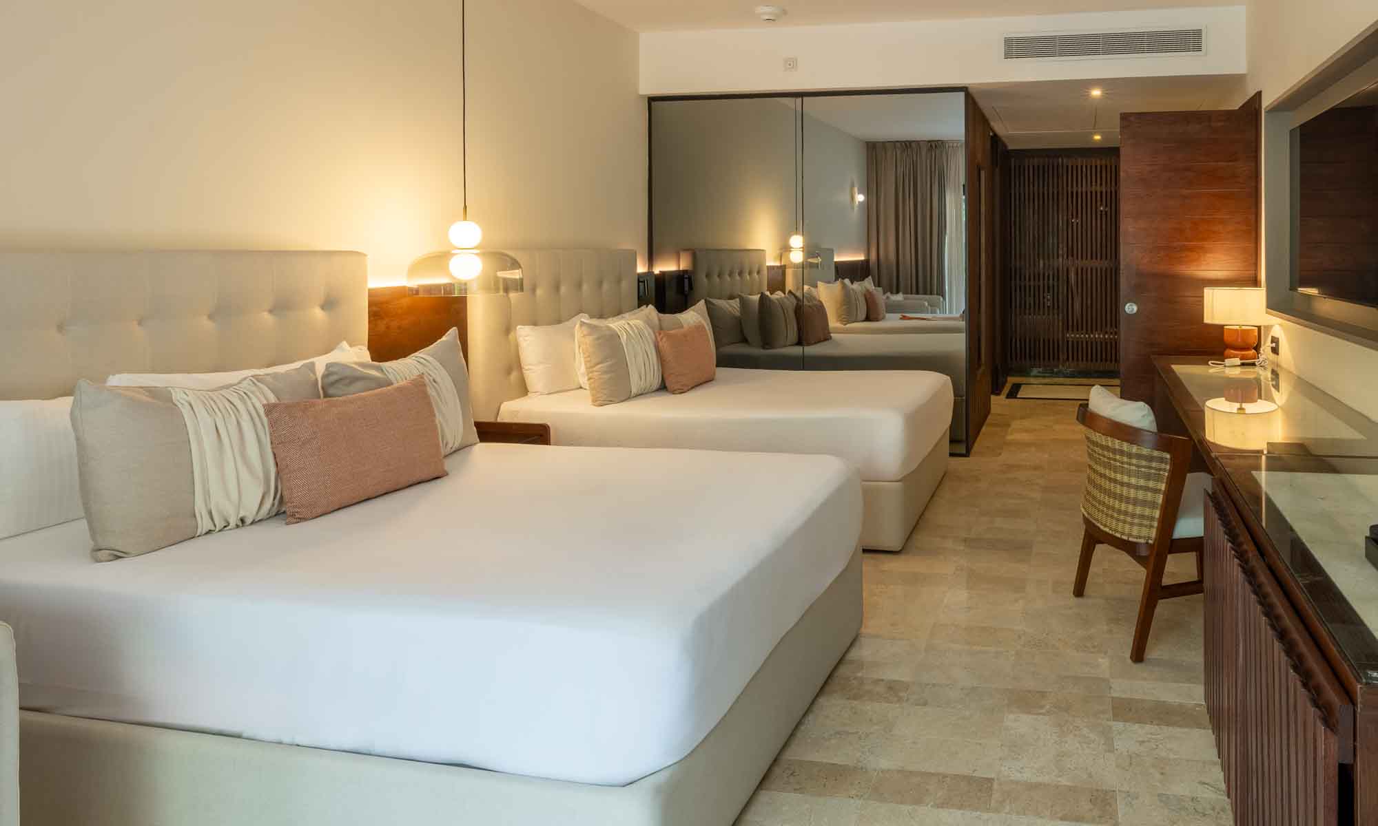 Family Selection Kantenah Connecting Suite