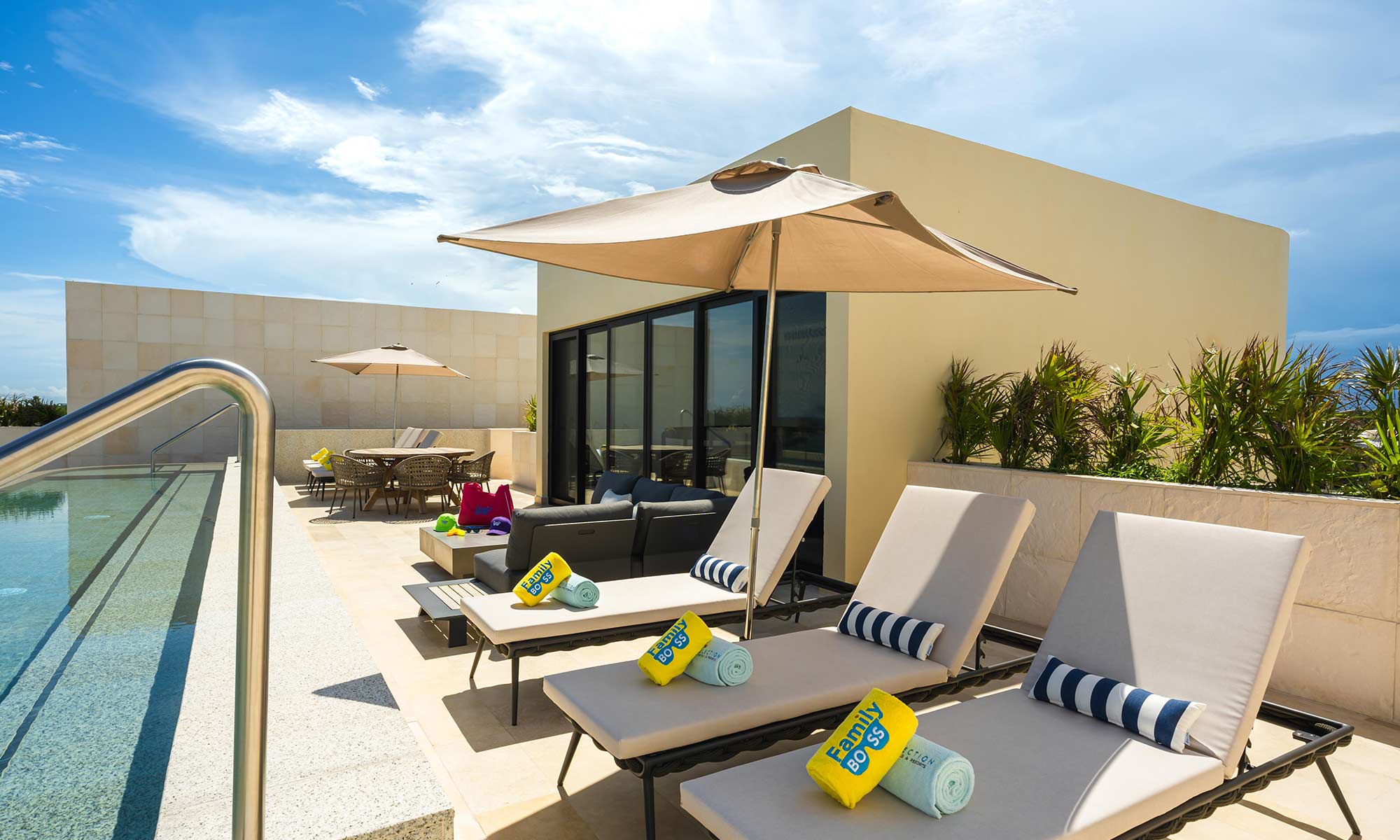 family-selection-at-grand-palladium-kantenah-resort-spa-signature-suite-private-pool_9.jpg