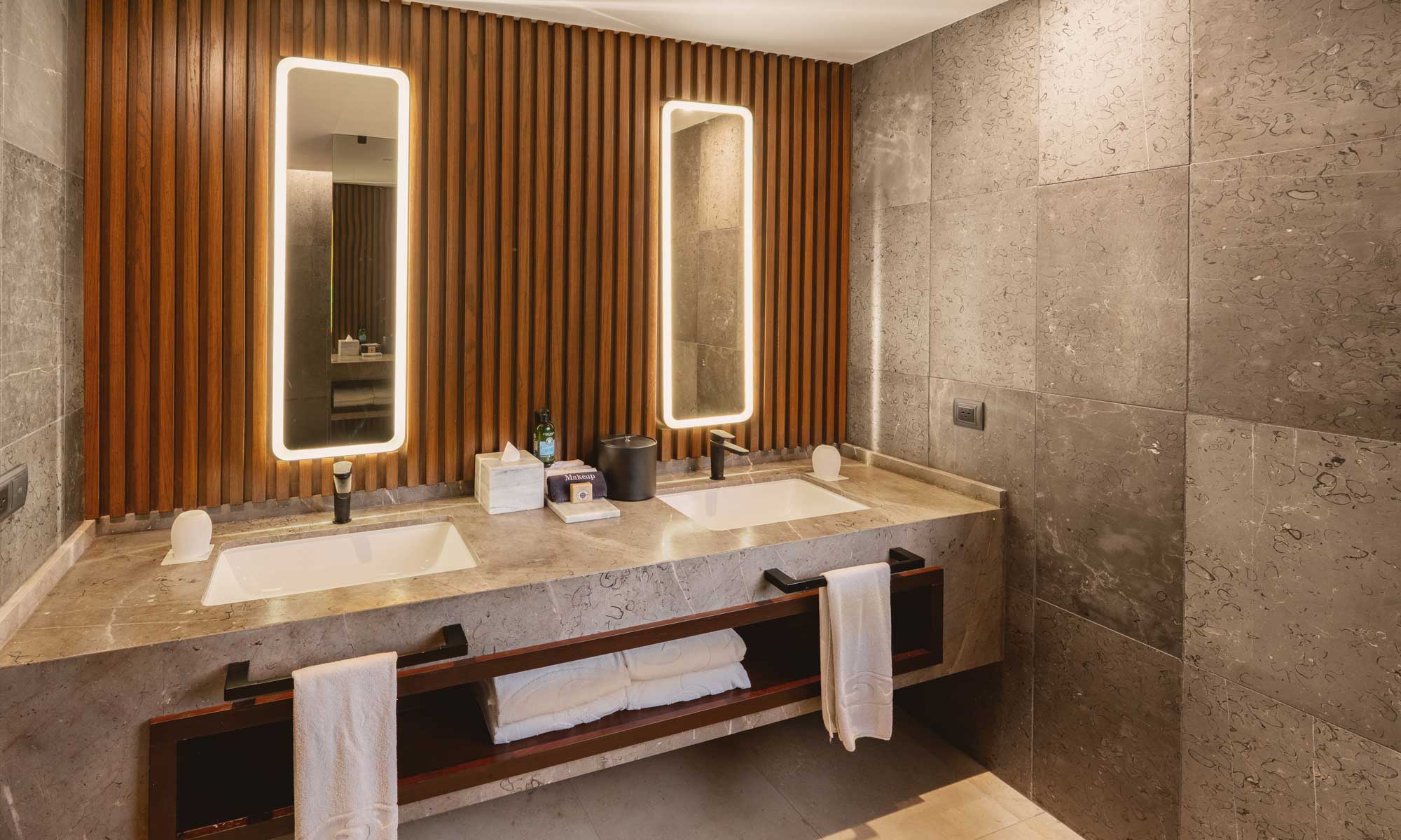 Family Selection at Grand Palladium Kantenah Resort & Spa Suite Beachside