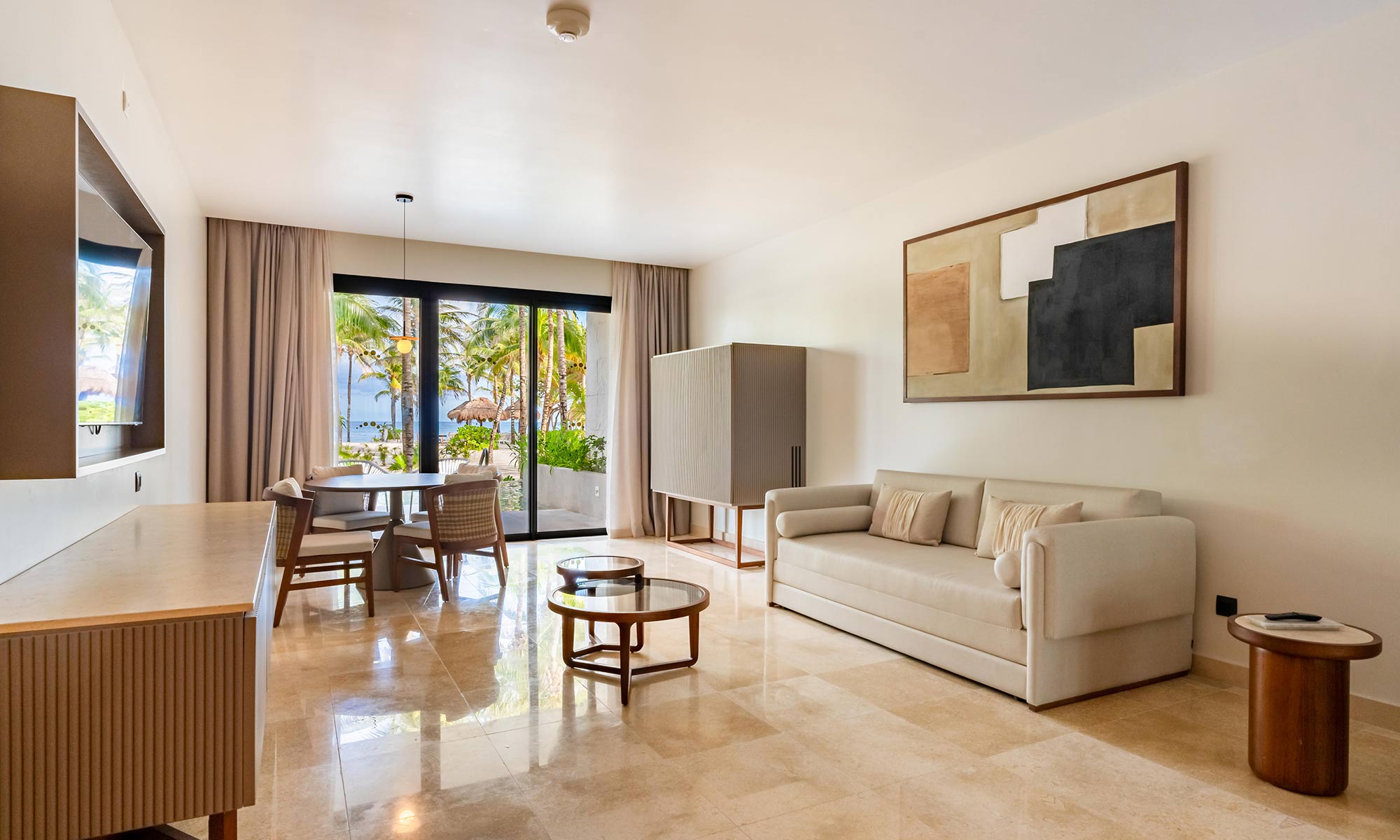 family-selection-at-grand-palladium-kantenah-resort-spa-suite-swim-up-beachside_6.jpg