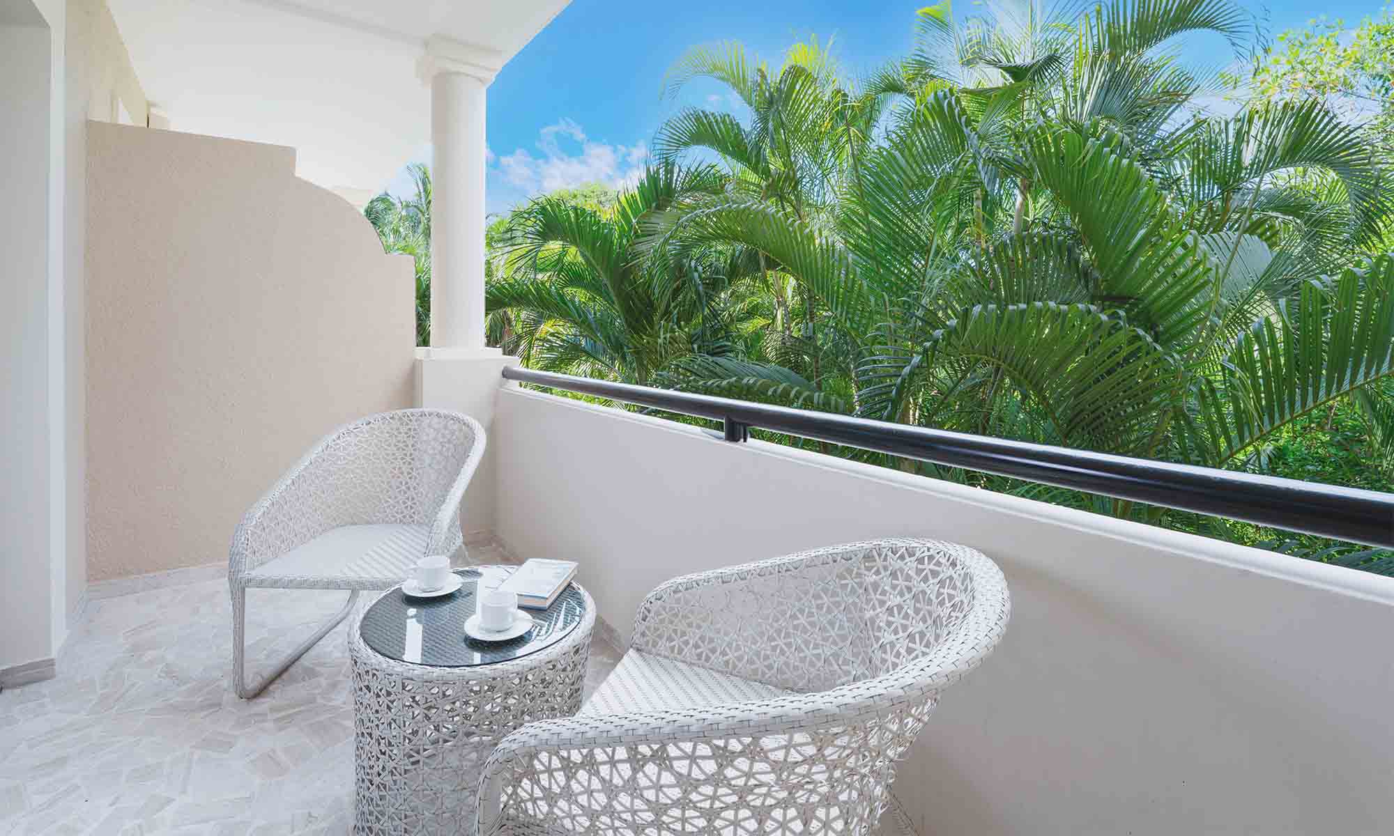 grand-palladium-select-white-sand-suite-connect-1.jpg