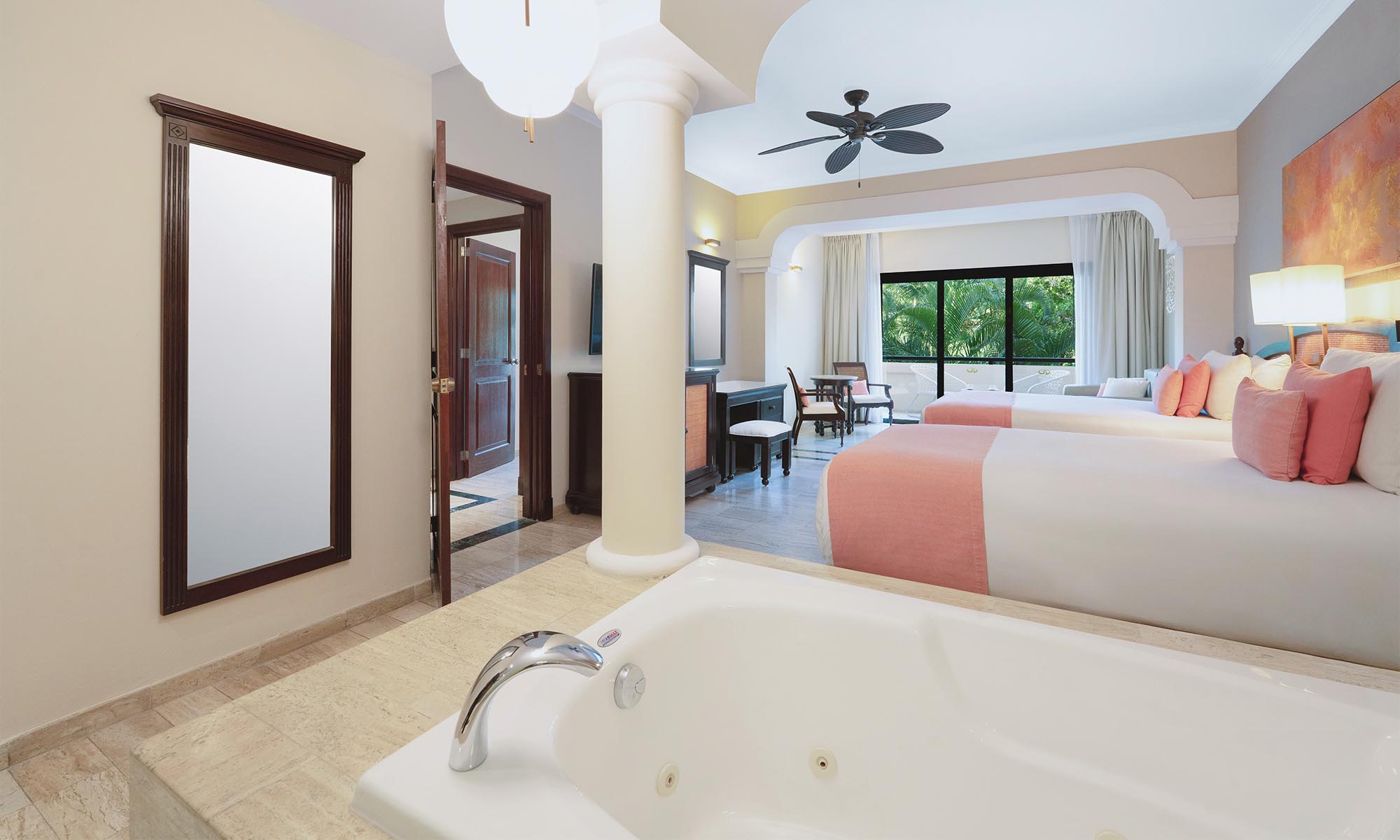 grand-palladium-select-white-sand-suite-connect-5.jpg