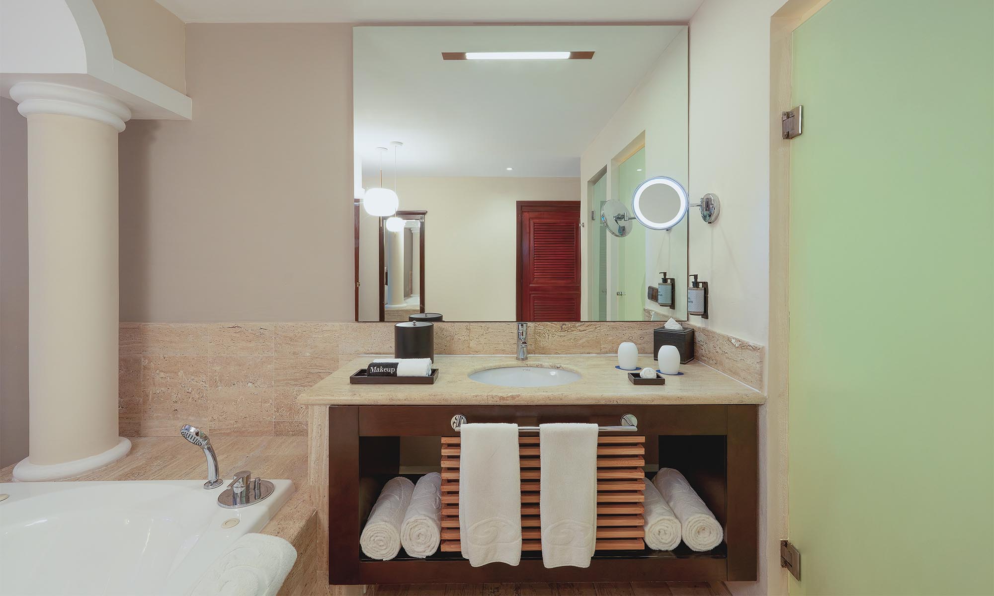 grand-palladium-select-white-sand-suite-connect.jpg