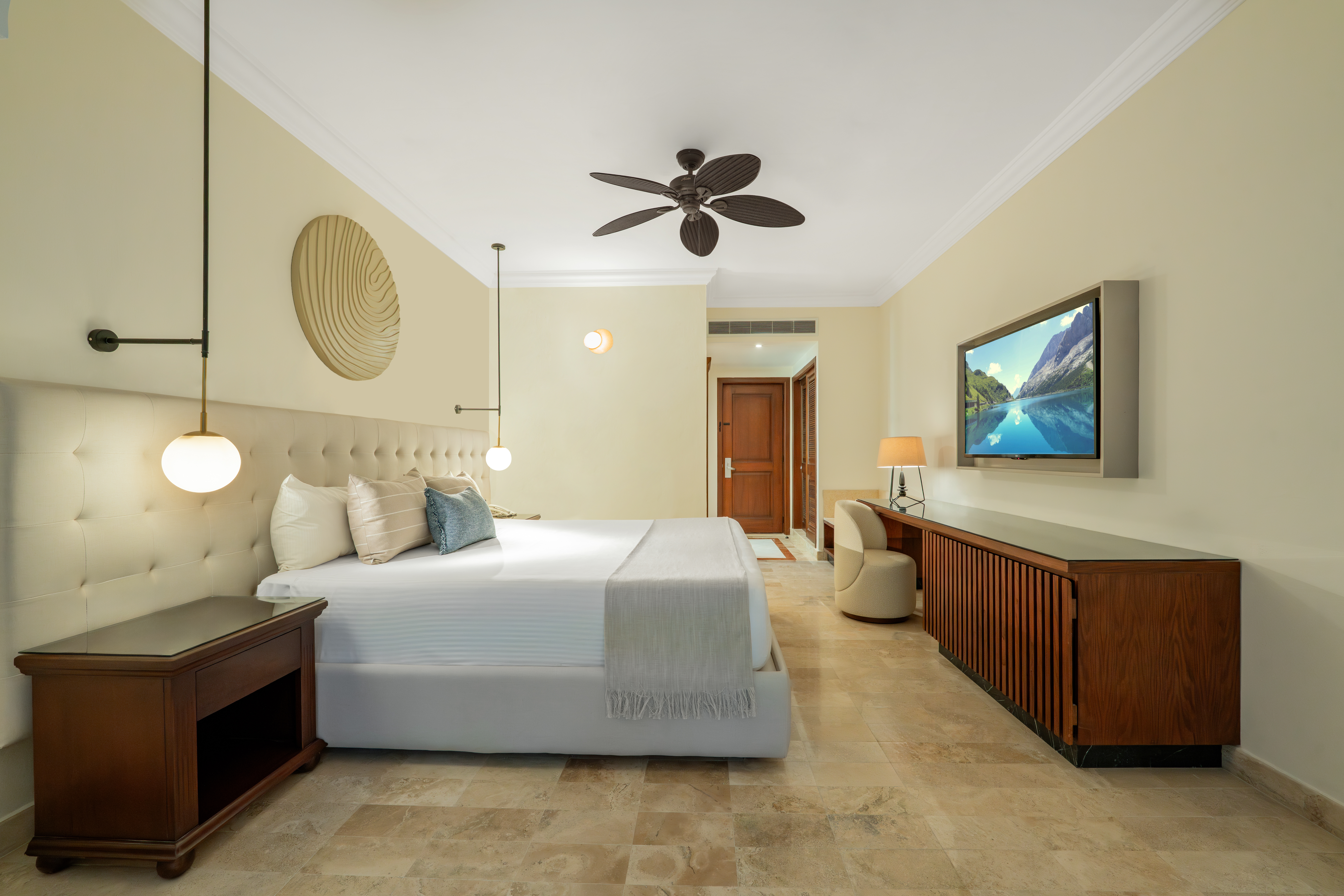 Junior Suite Poolside