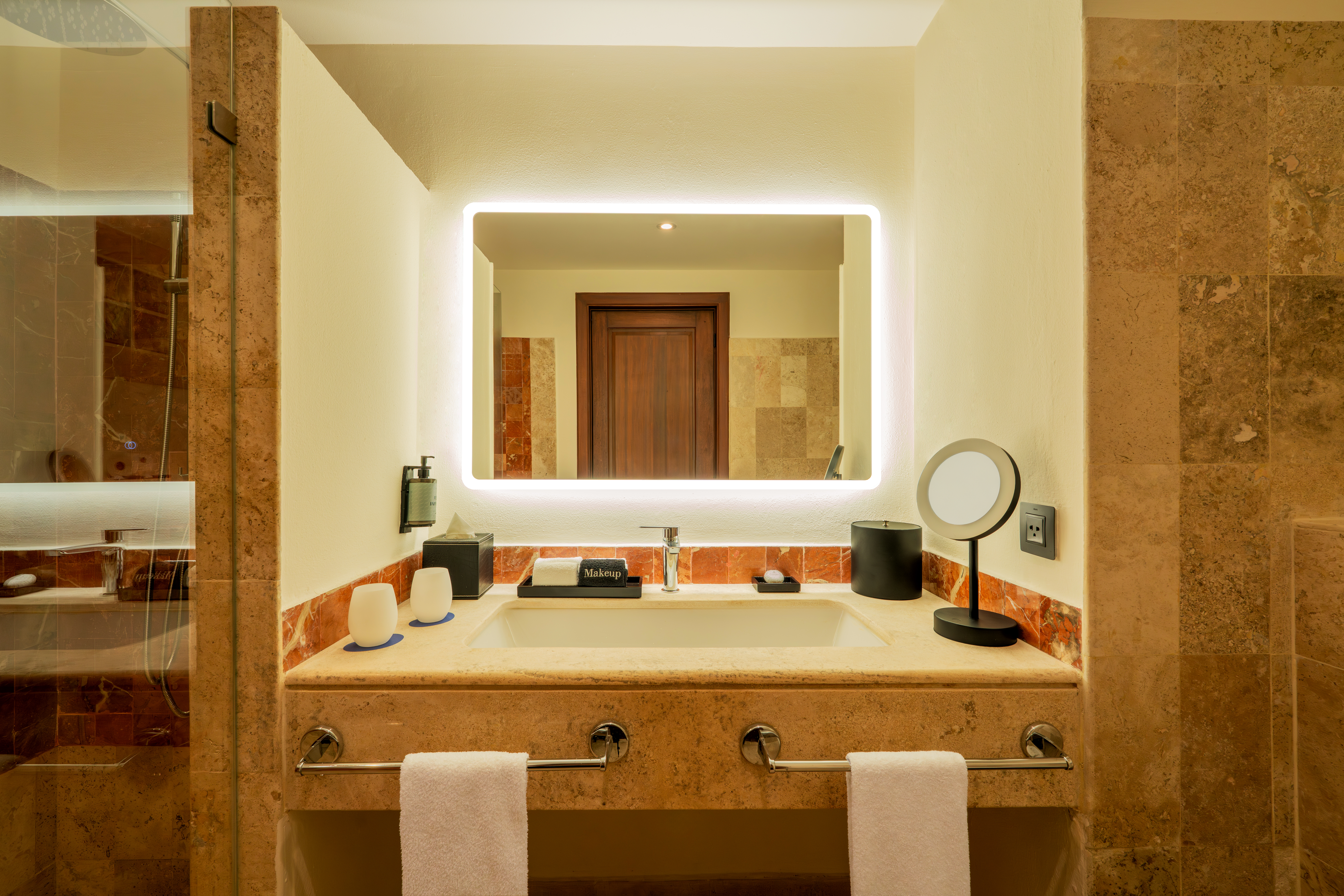 Junior Suite Poolside