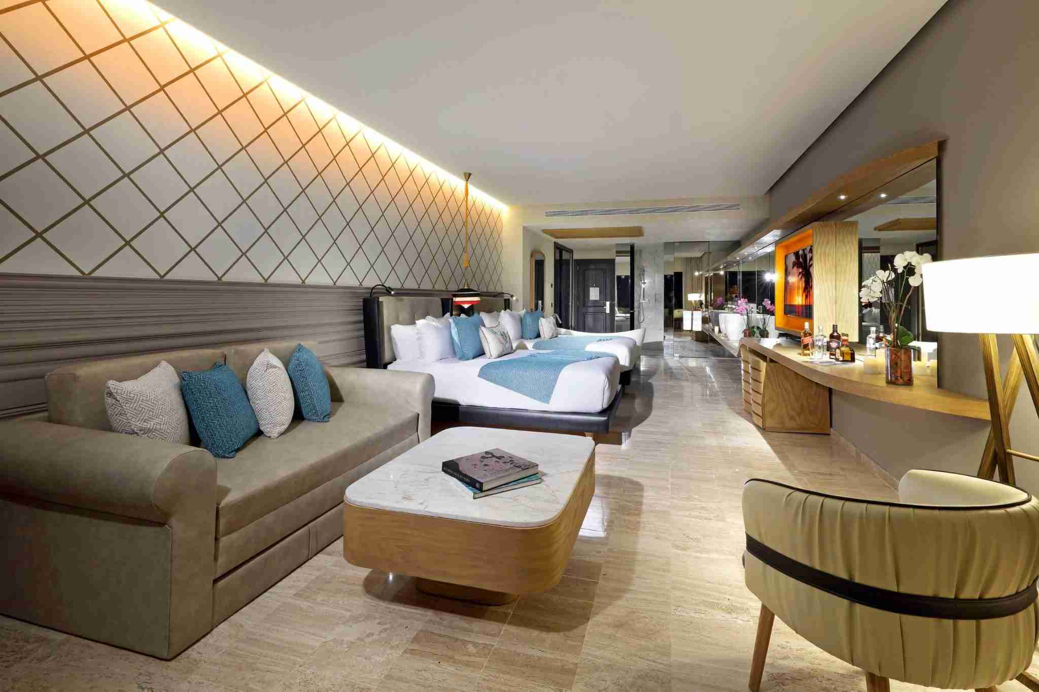 TRS-YUCATAN-Hotel-Junior-Suite-Poolside2