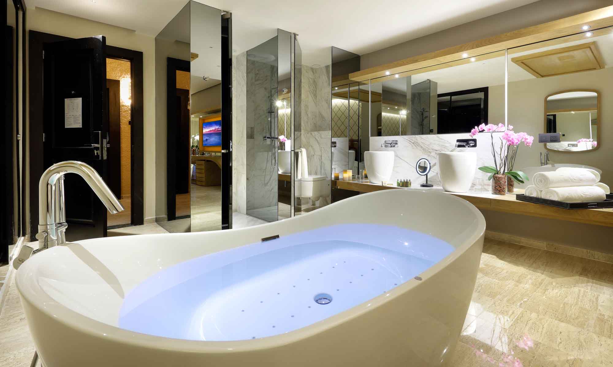 TRS Yucatan Hotel Junior Suite Poolside