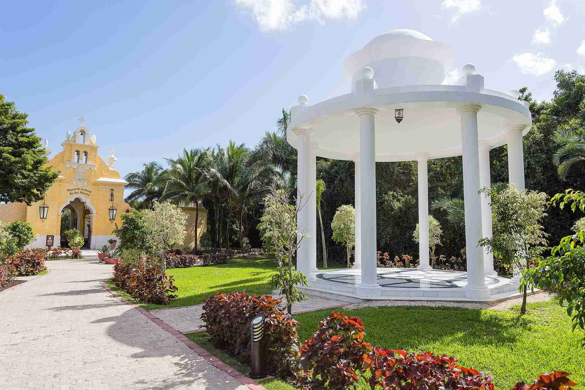 Grand Palladium Riviera Maya Iglesia