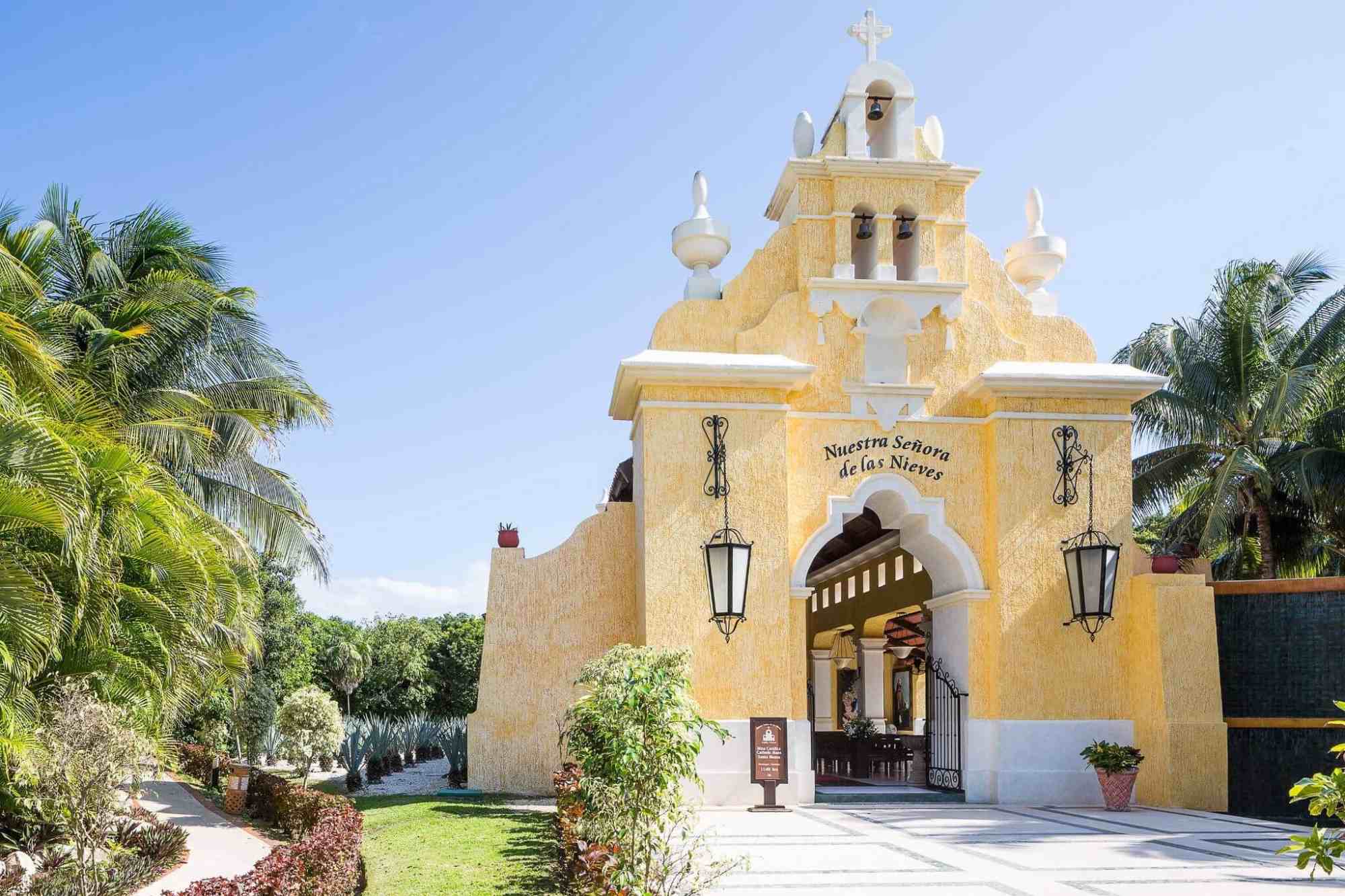 grand-palladium-riviera-maya-iglesia