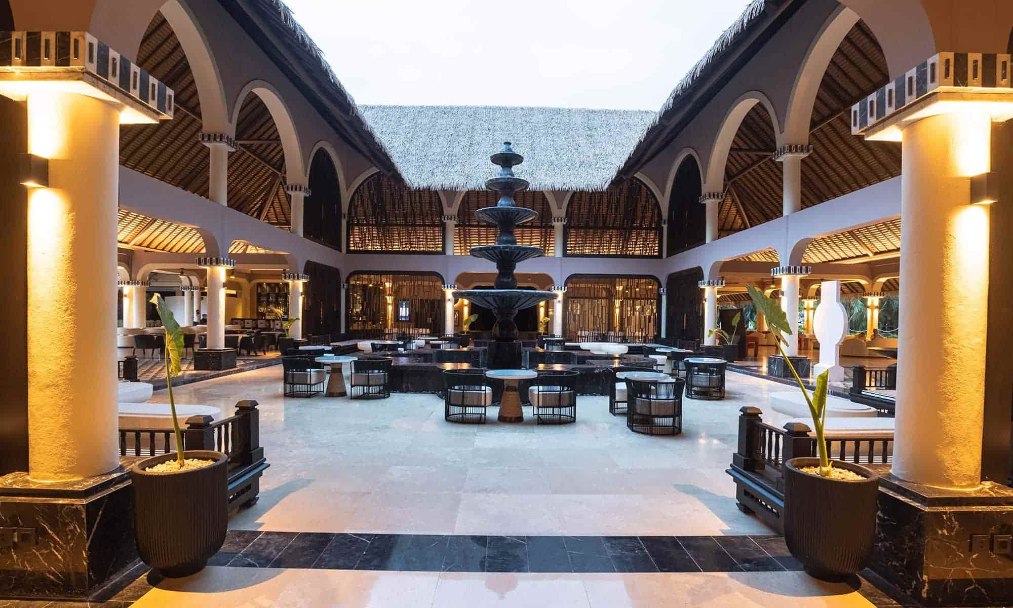 Grand Palladium Colonial Resort & Spa Lobby