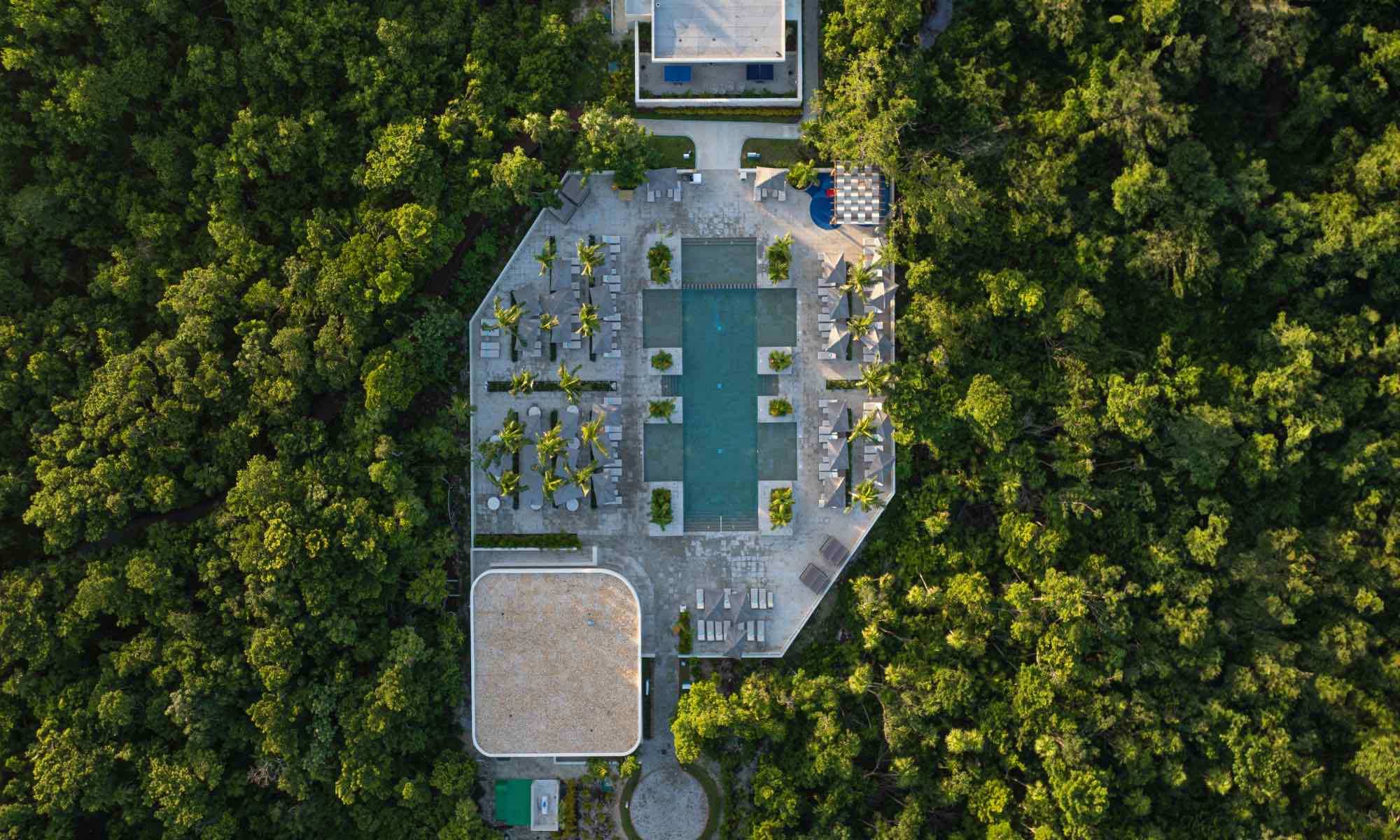 Family Selection at Grand Palladium Kantenah Resort & Spa Piscina