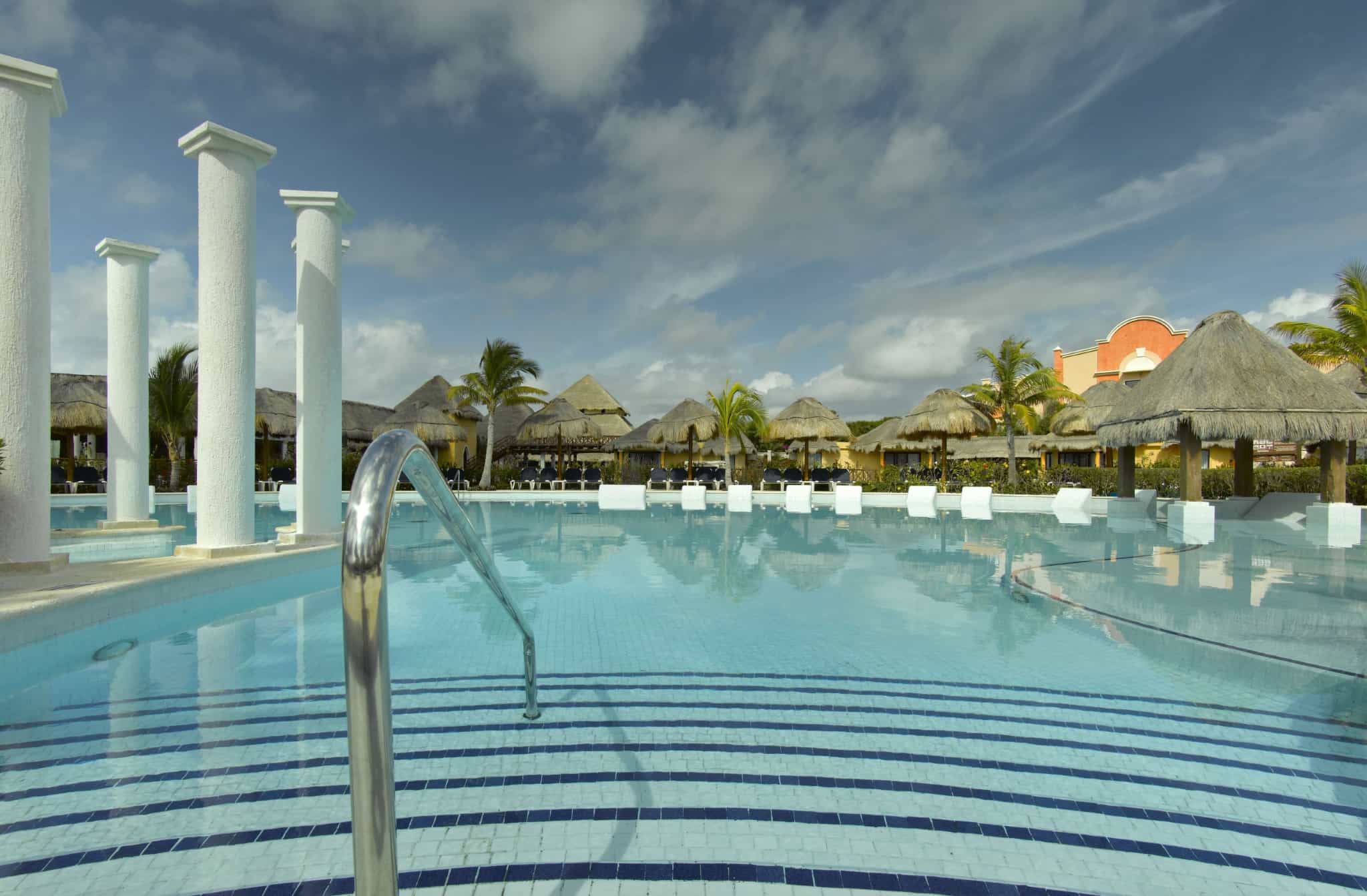 grand-palladium-riviera-maya-resort-spa-piscina-la-isla-5