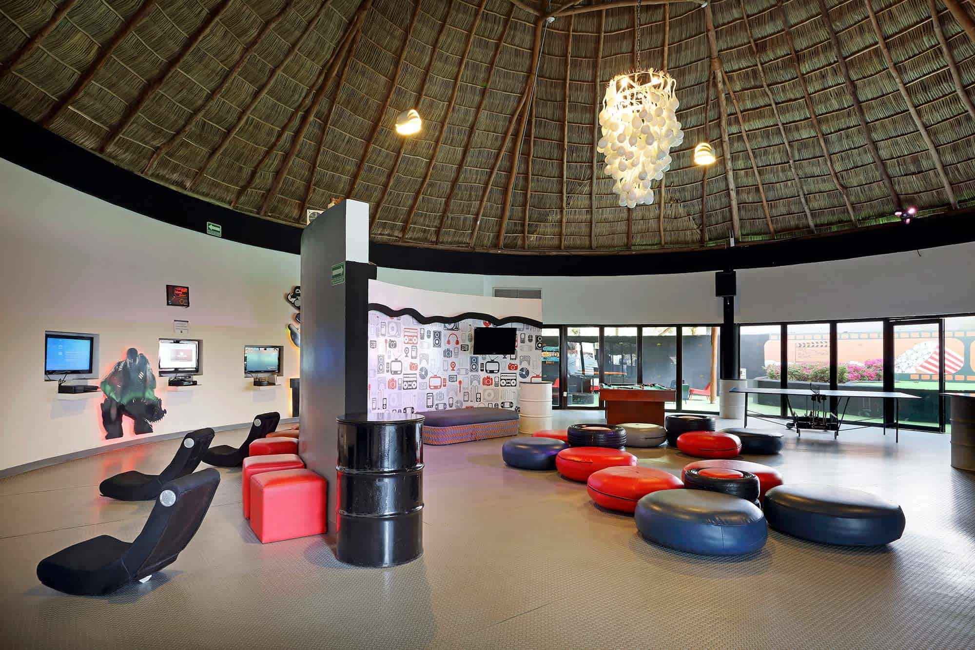 grand-palladium-vallarta-resort-spa-teens-club-2