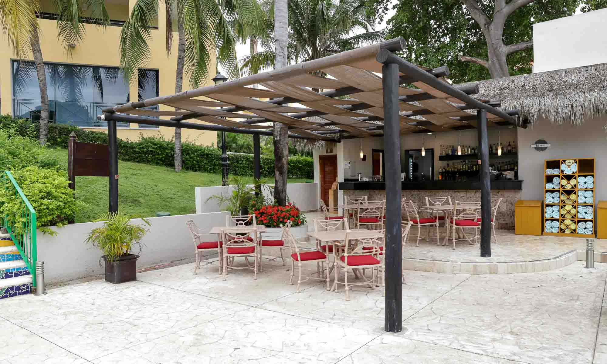 family-selection-at-grand-palladium-vallarta-resort-spa-es-niu