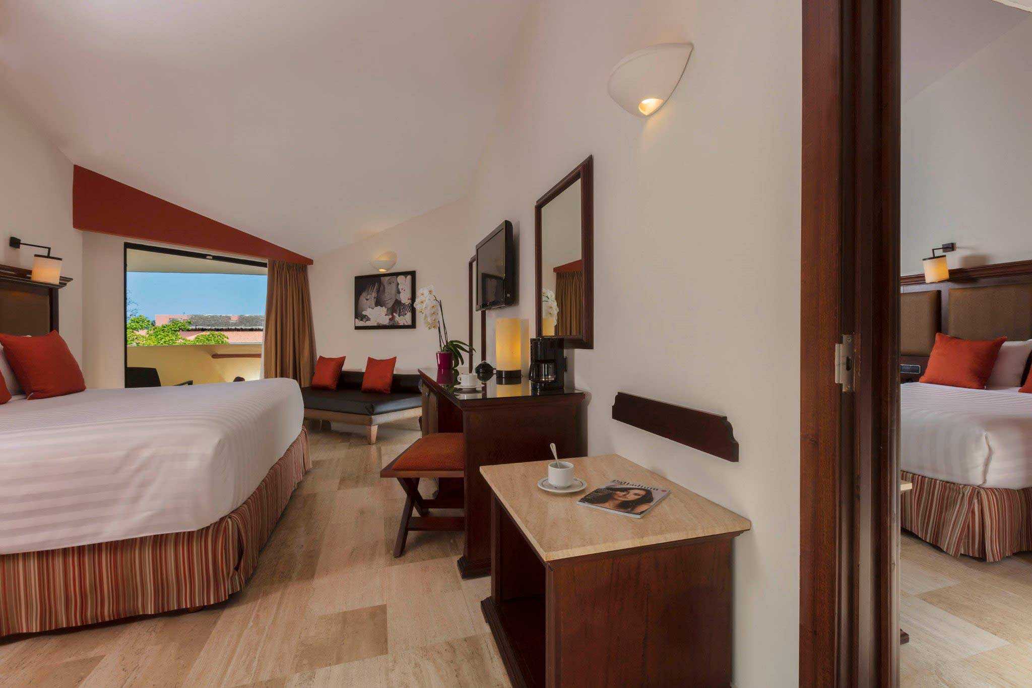 grand-palladium-vallarta-resort-spa-connecting-suite-2