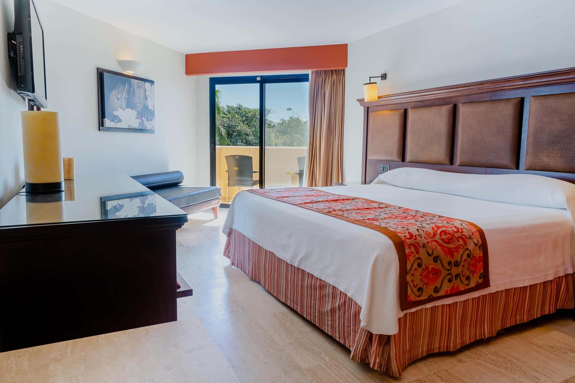 grand-palladium-vallarta-resort-spa-connecting-suite-6