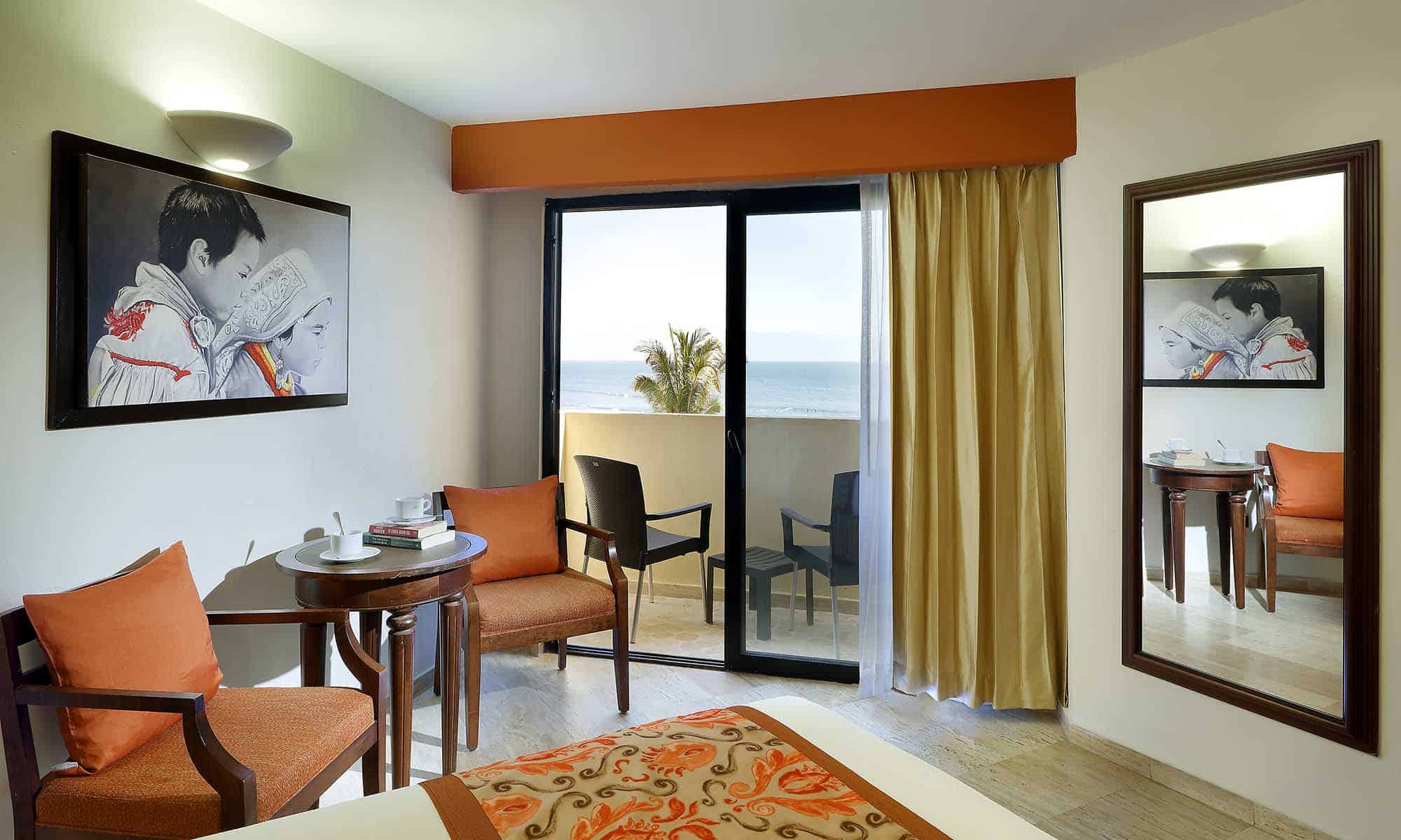 grand-palladium-vallarta-resort-spa-deluxe-oceanfront-4