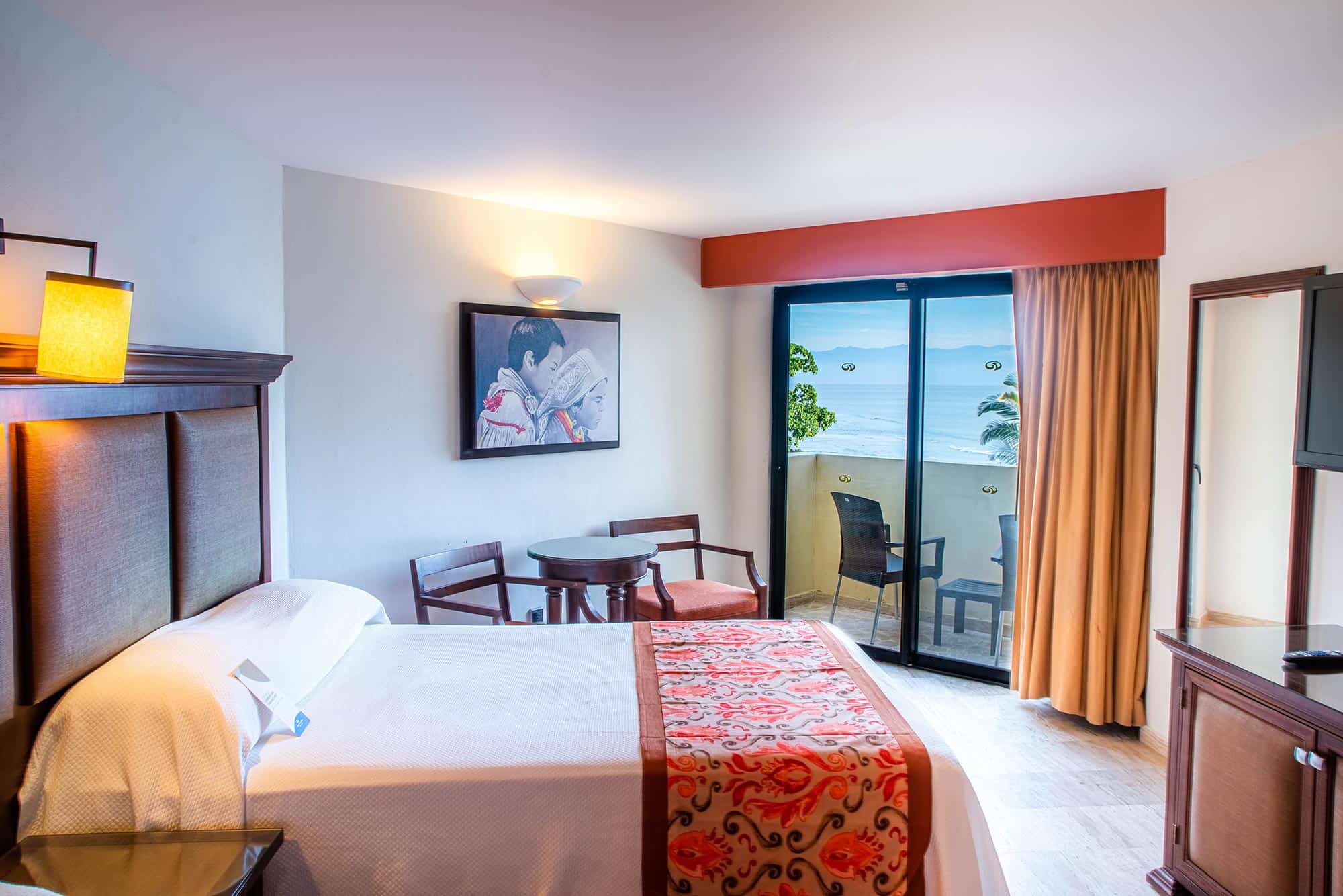 grand-palladium-vallarta-resort-spa-deluxe-panoramic-ocean-view-3