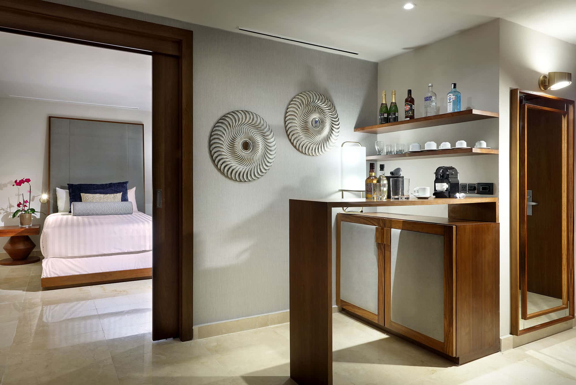 grand-palladium-vallarta-resort-spa-signature-suite-panoramic-ocean-view-6