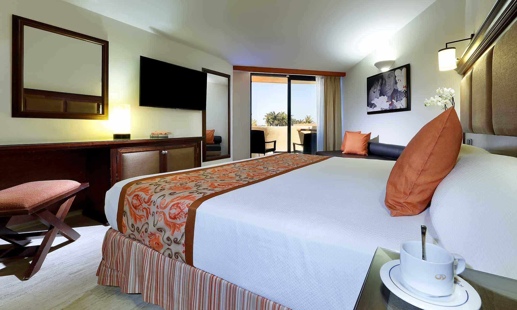 grand-palladium-vallarta-resort-spa-suite-panoramic-ocean-view-1