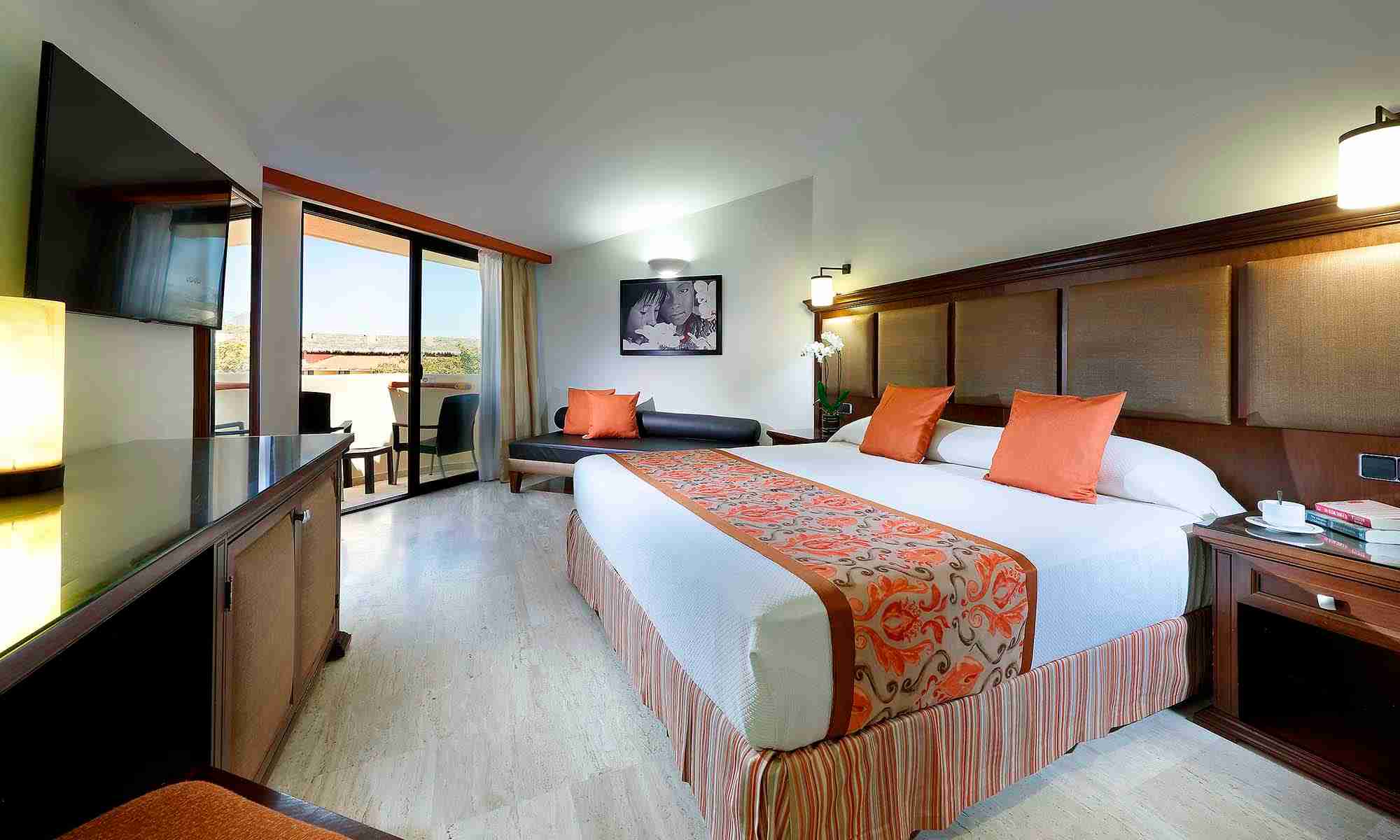 grand-palladium-vallarta-resort-spa-suite-panoramic-ocean-view-9